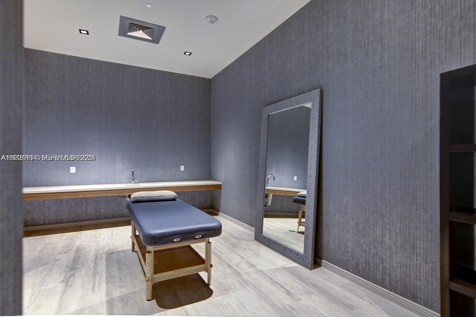 2900 NE 7th Ave # 5002