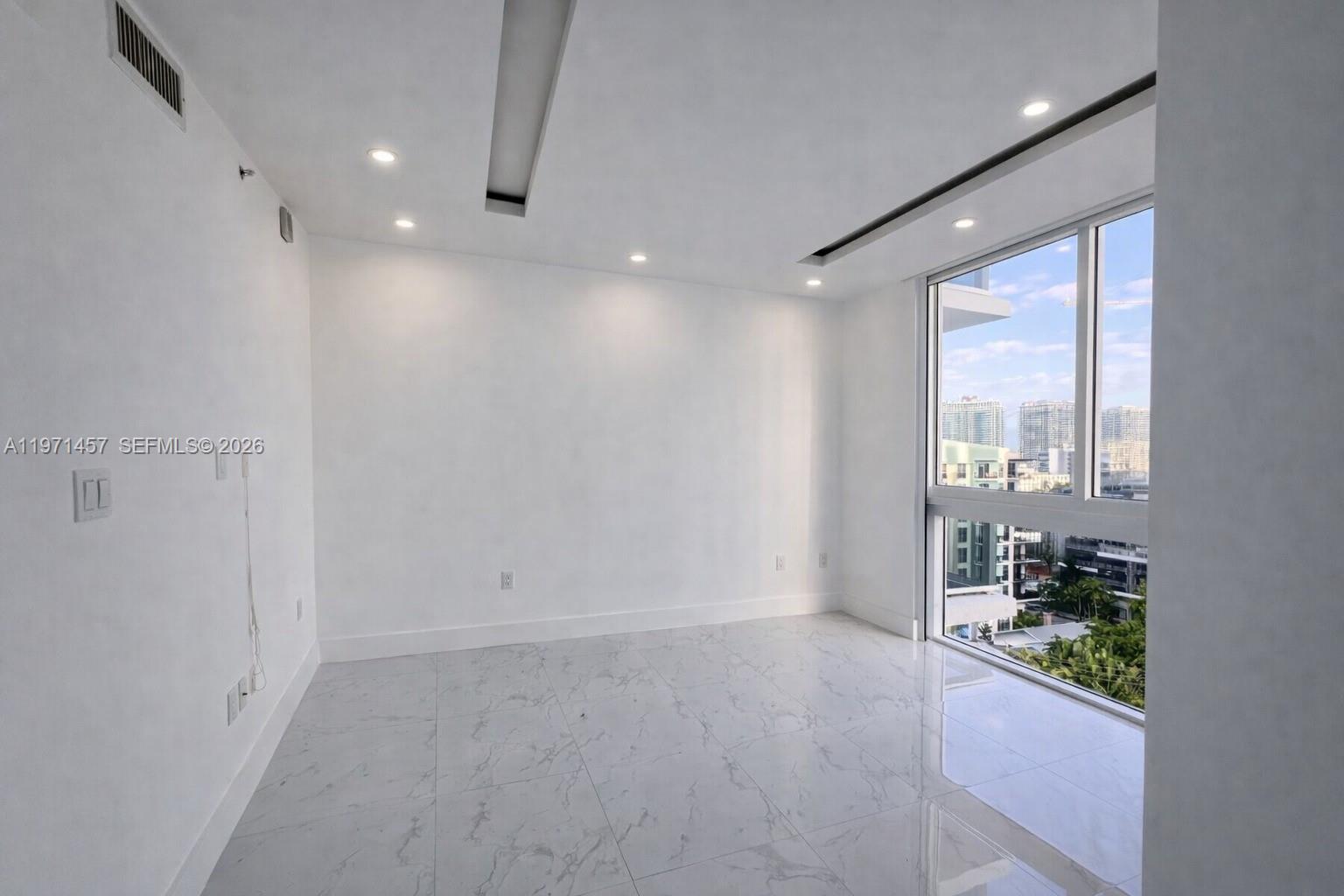 600 NE 27th St # 1001