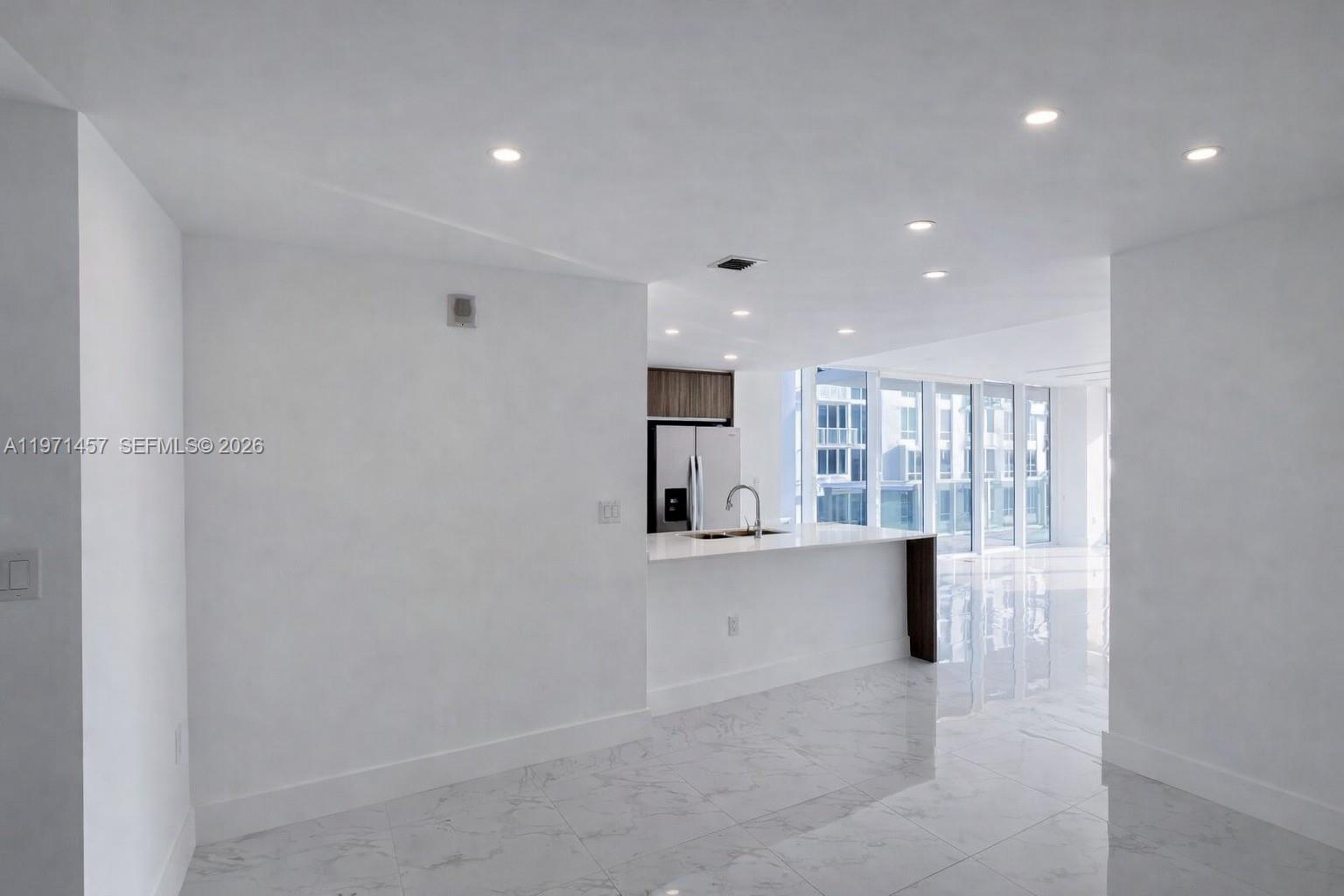 600 NE 27th St # 1001