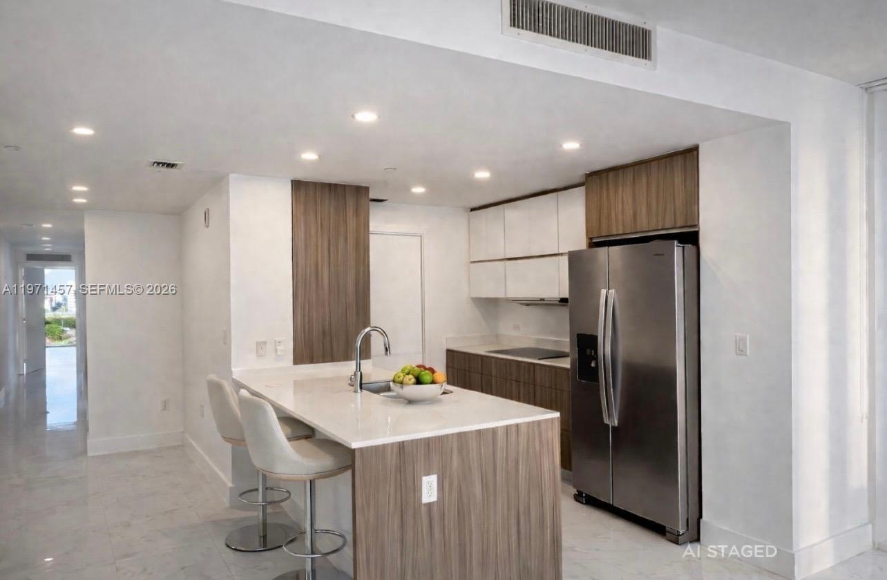 600 NE 27th St # 1001