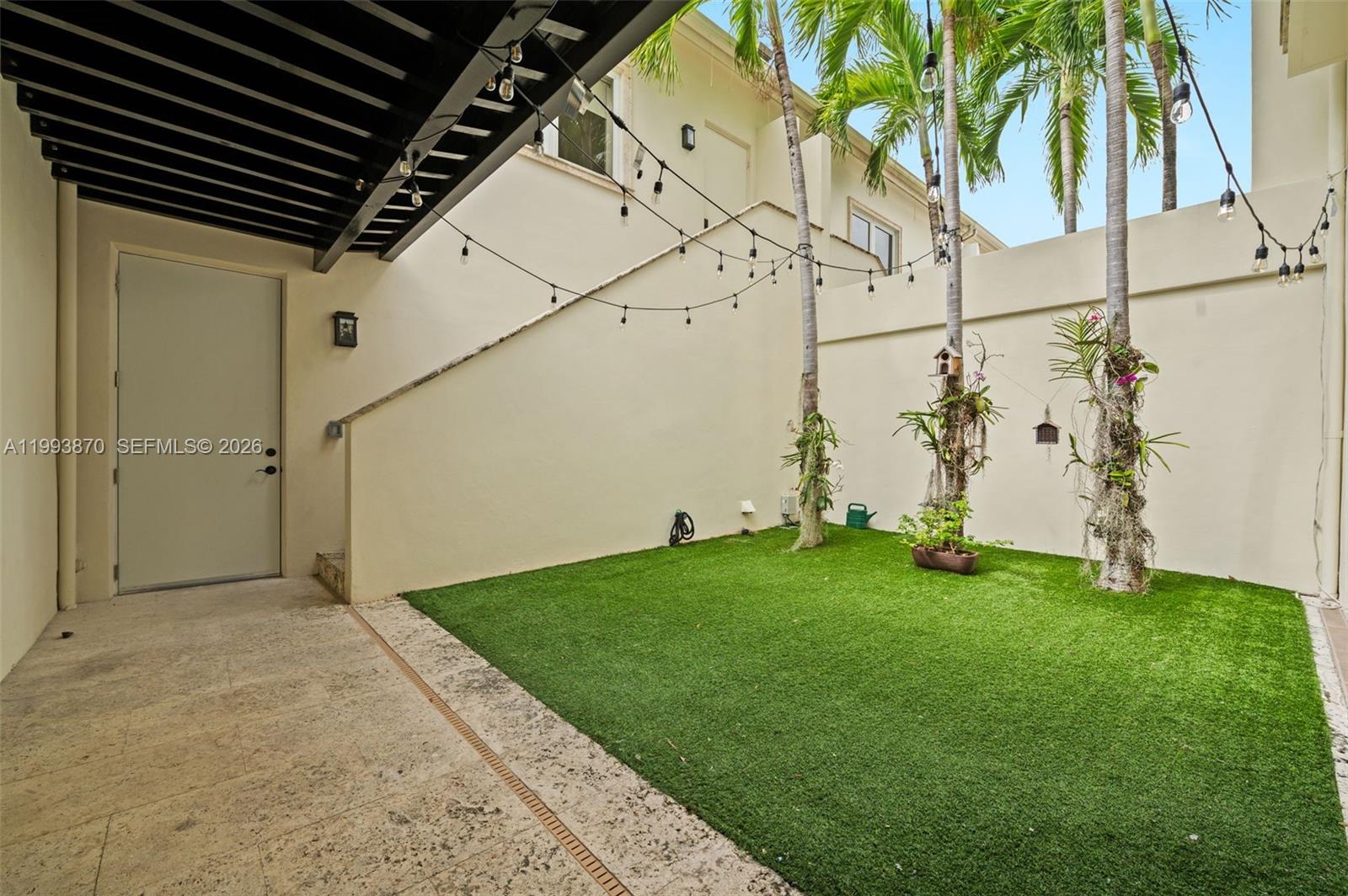 530 Valencia Ave # 2