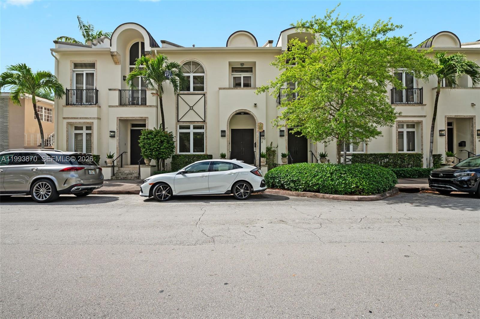 530 Valencia Ave # 2
