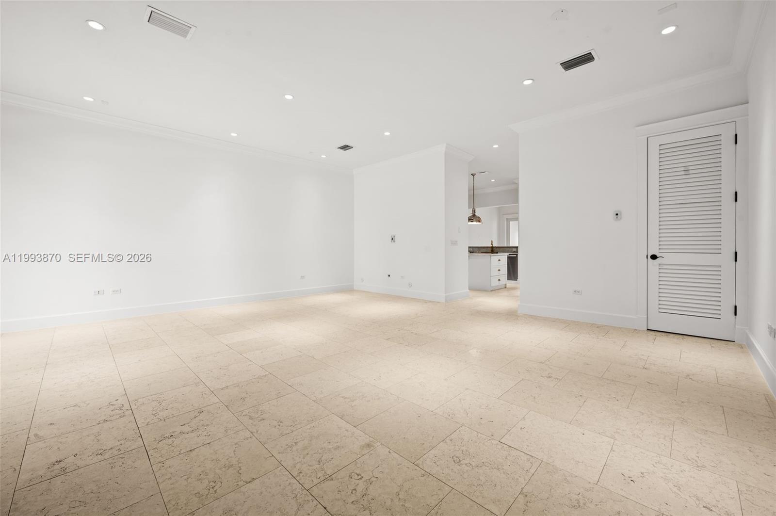 530 Valencia Ave # 2