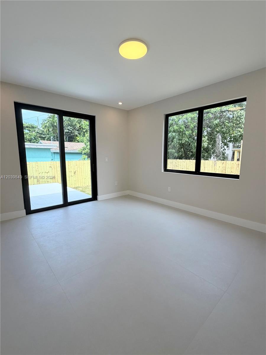 1860 NW 48th St