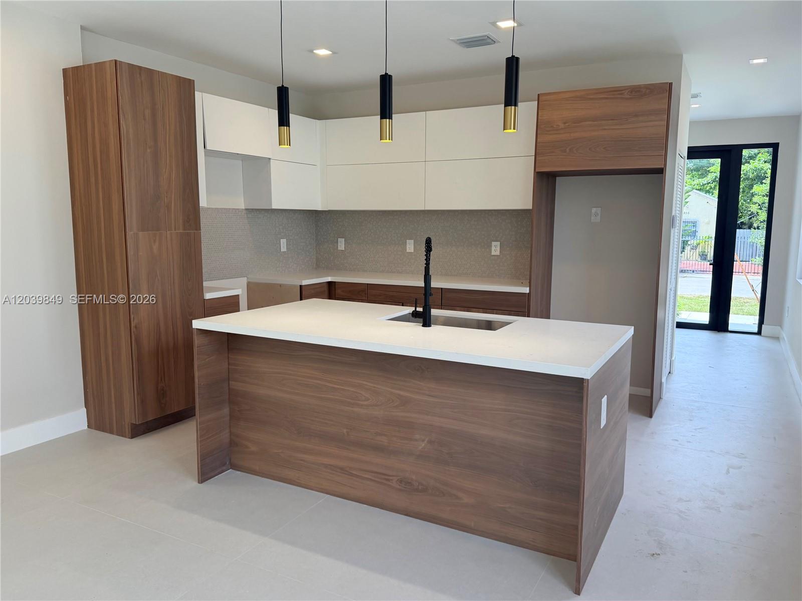 1860 NW 48th St