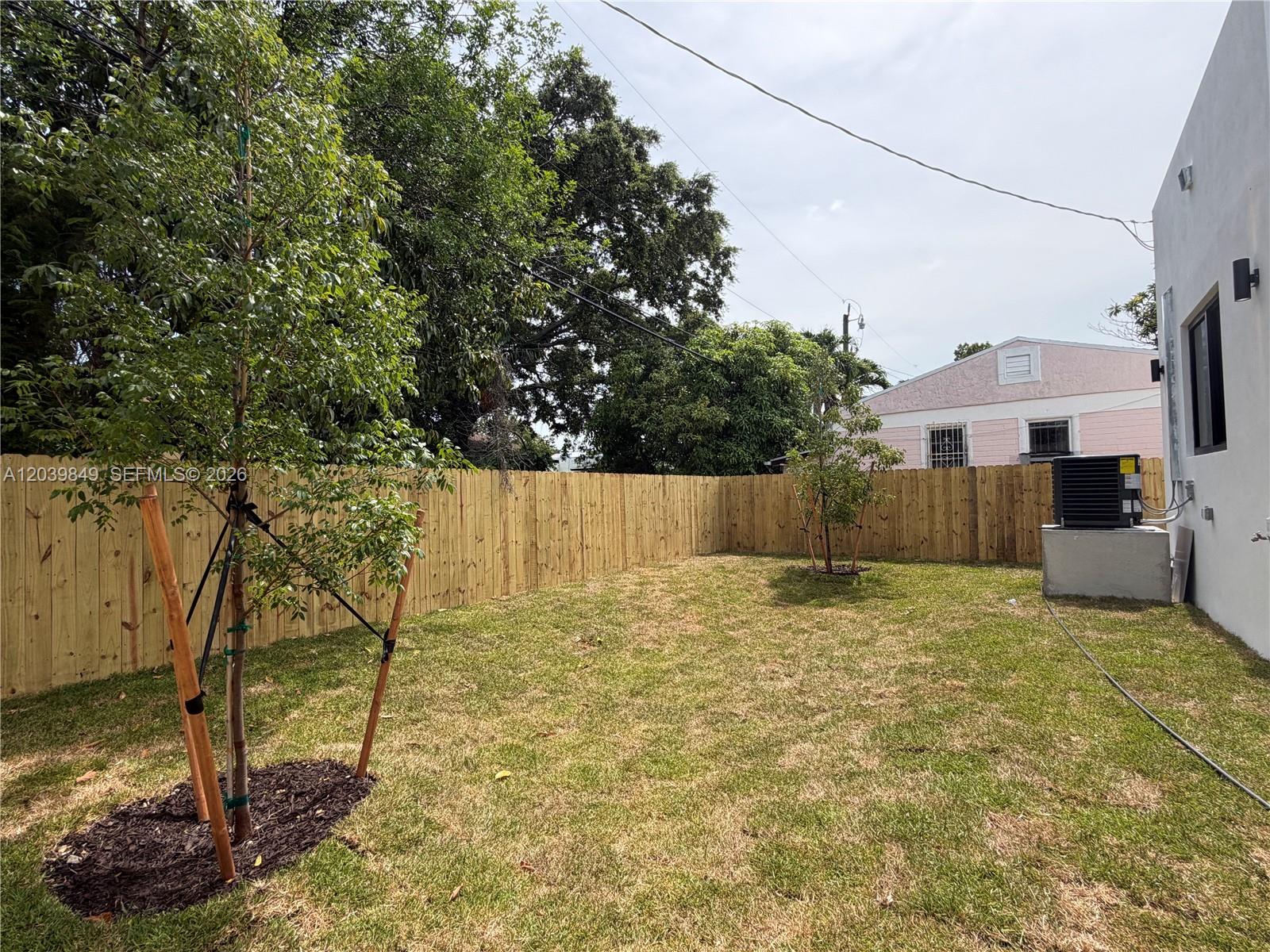 1860 NW 48th St