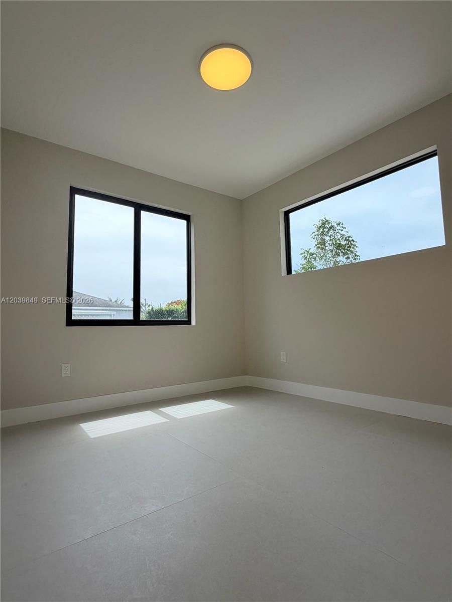 1860 NW 48th St