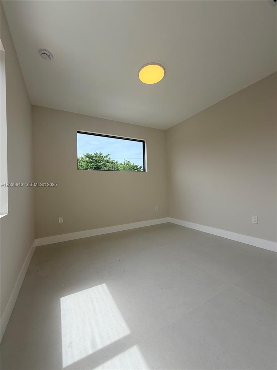 1860 NW 48th St