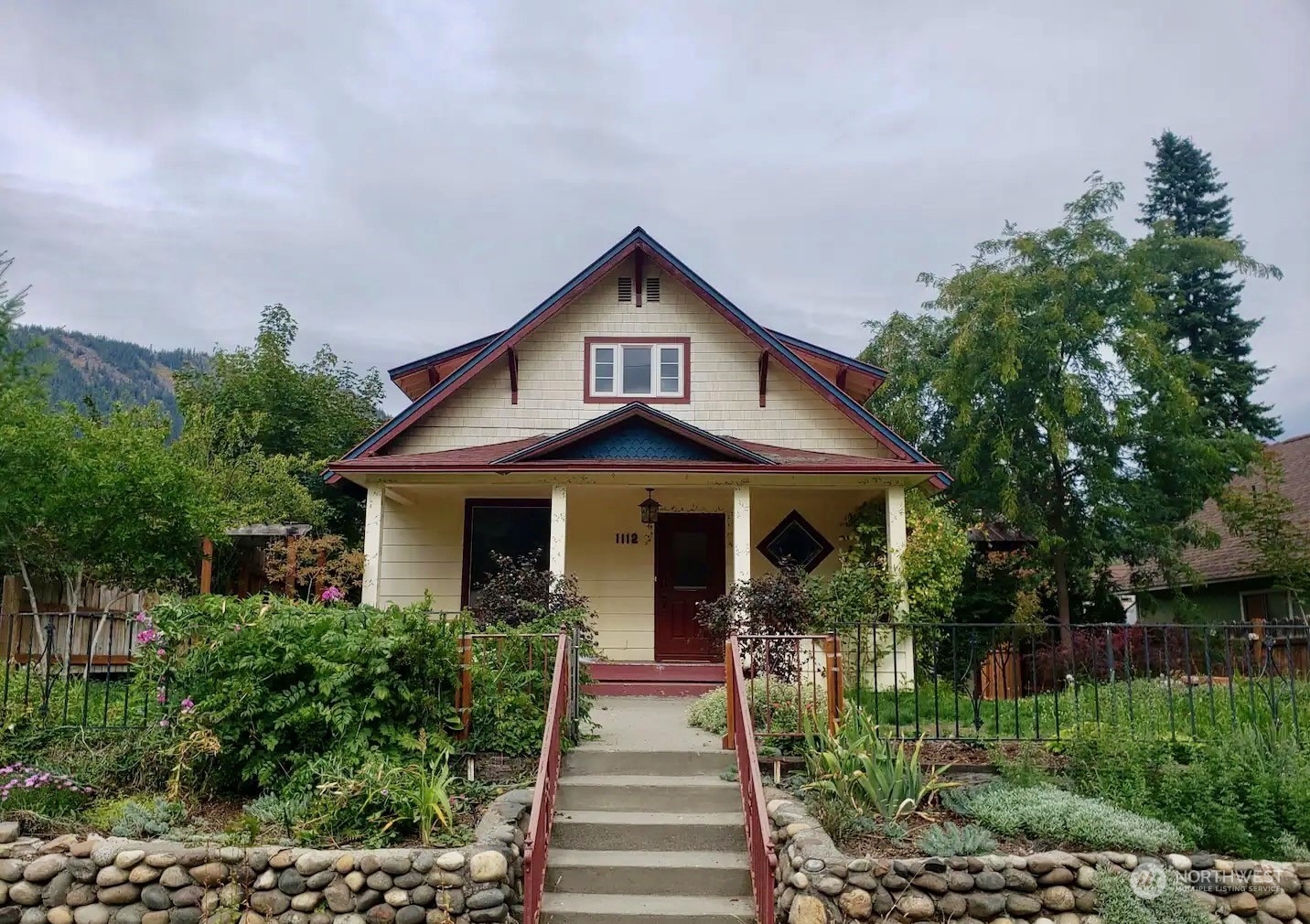 1112 Commercial Street
