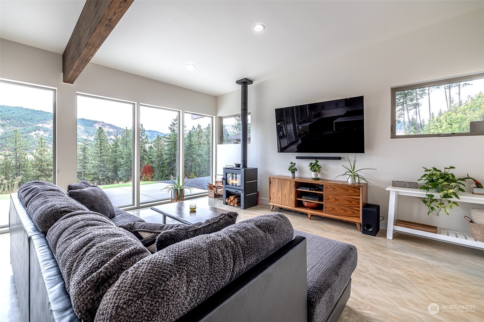 5674 Mountain Lane
