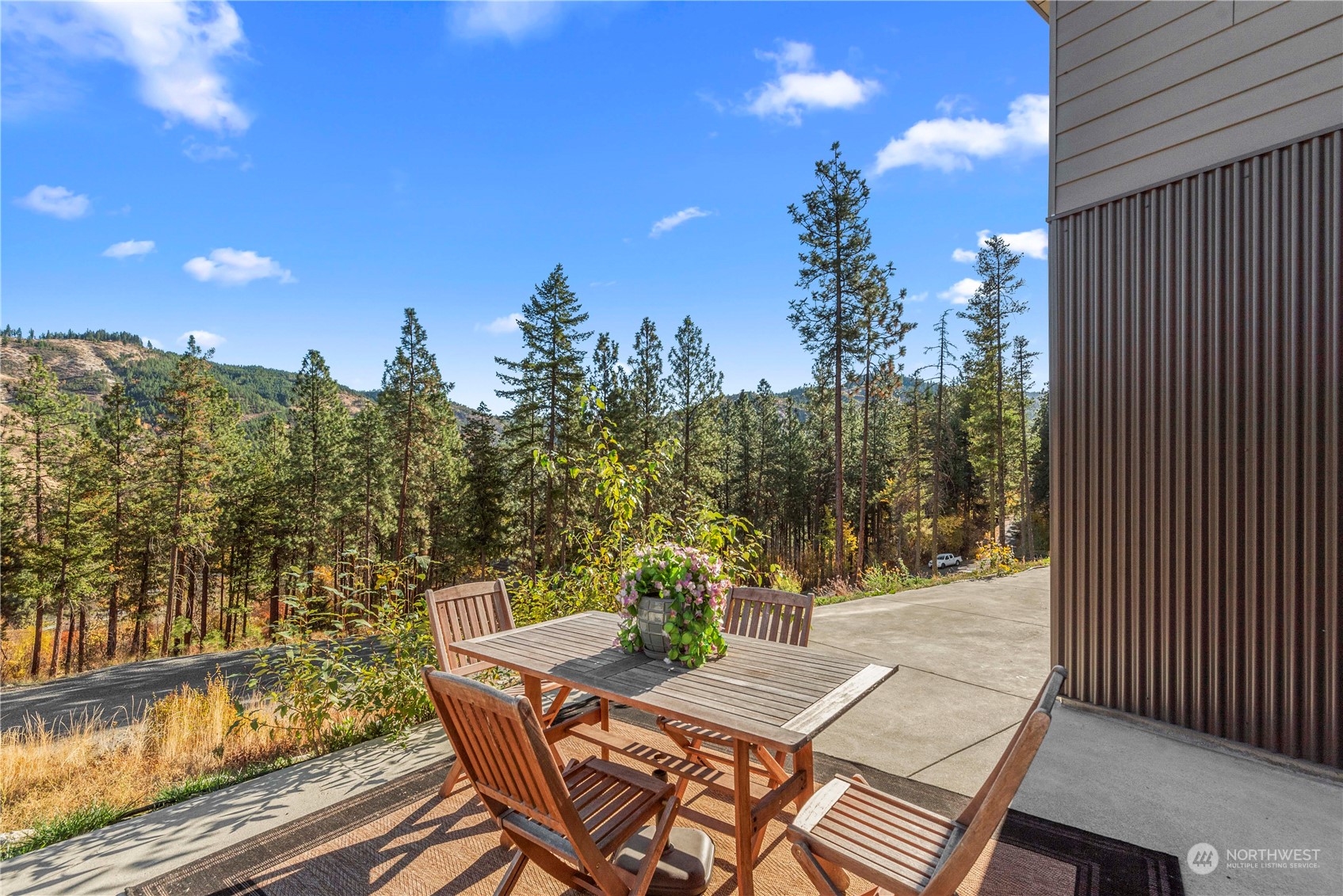 5674 Mountain Lane