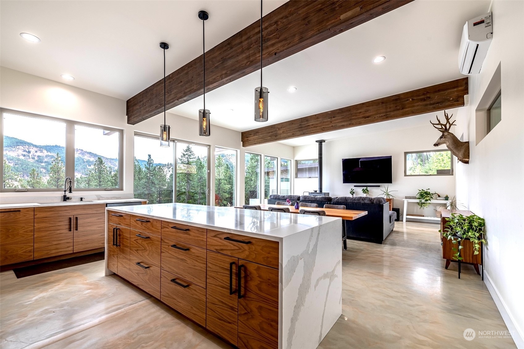 5674 Mountain Lane