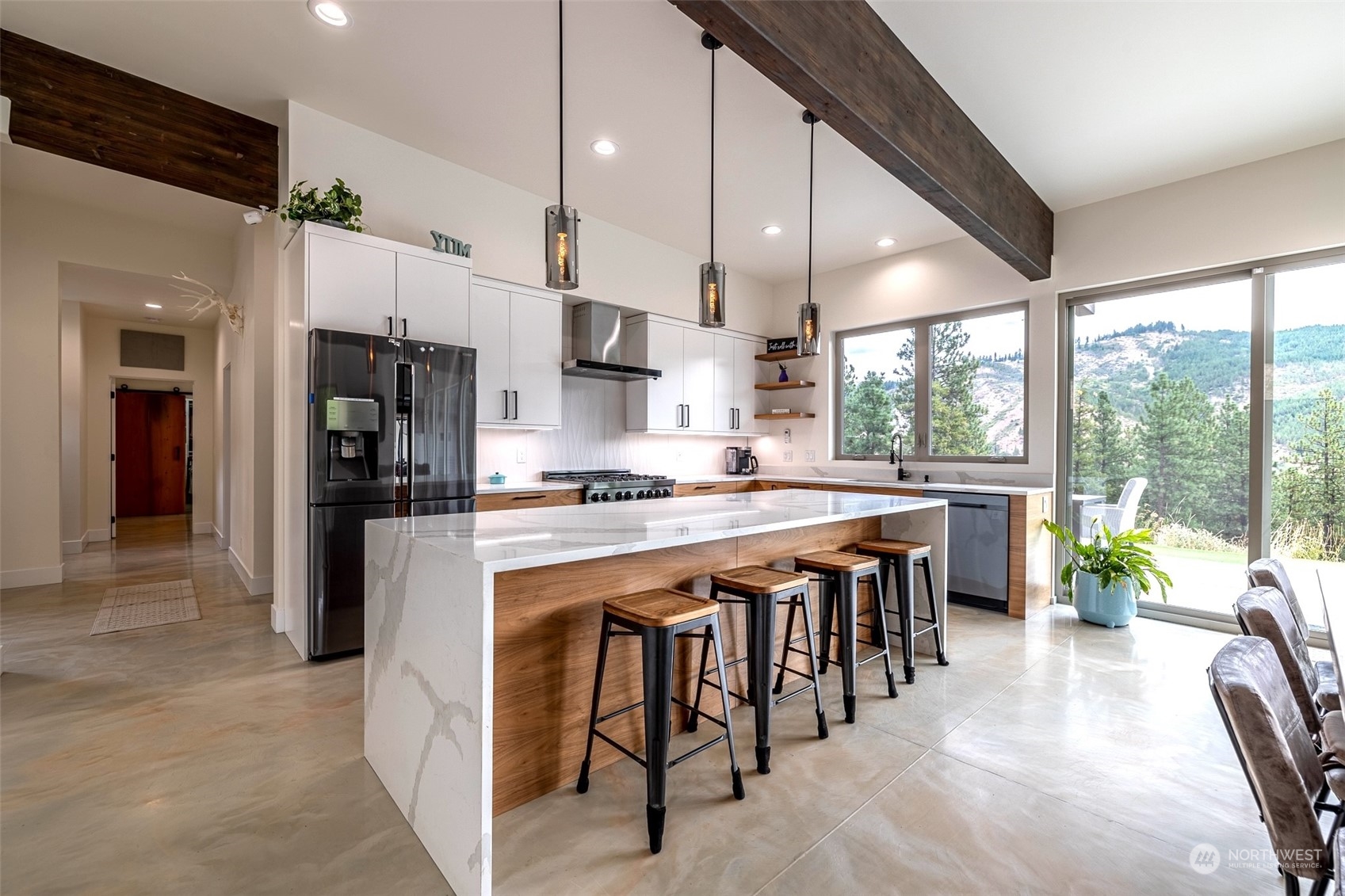 5674 Mountain Lane