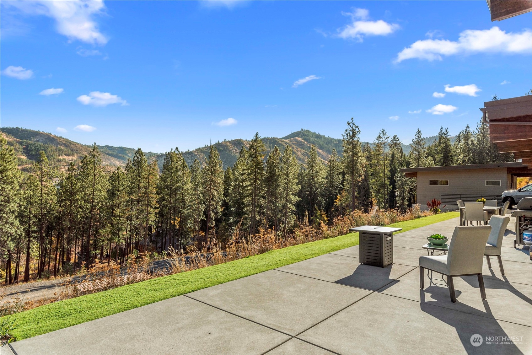 5674 Mountain Lane