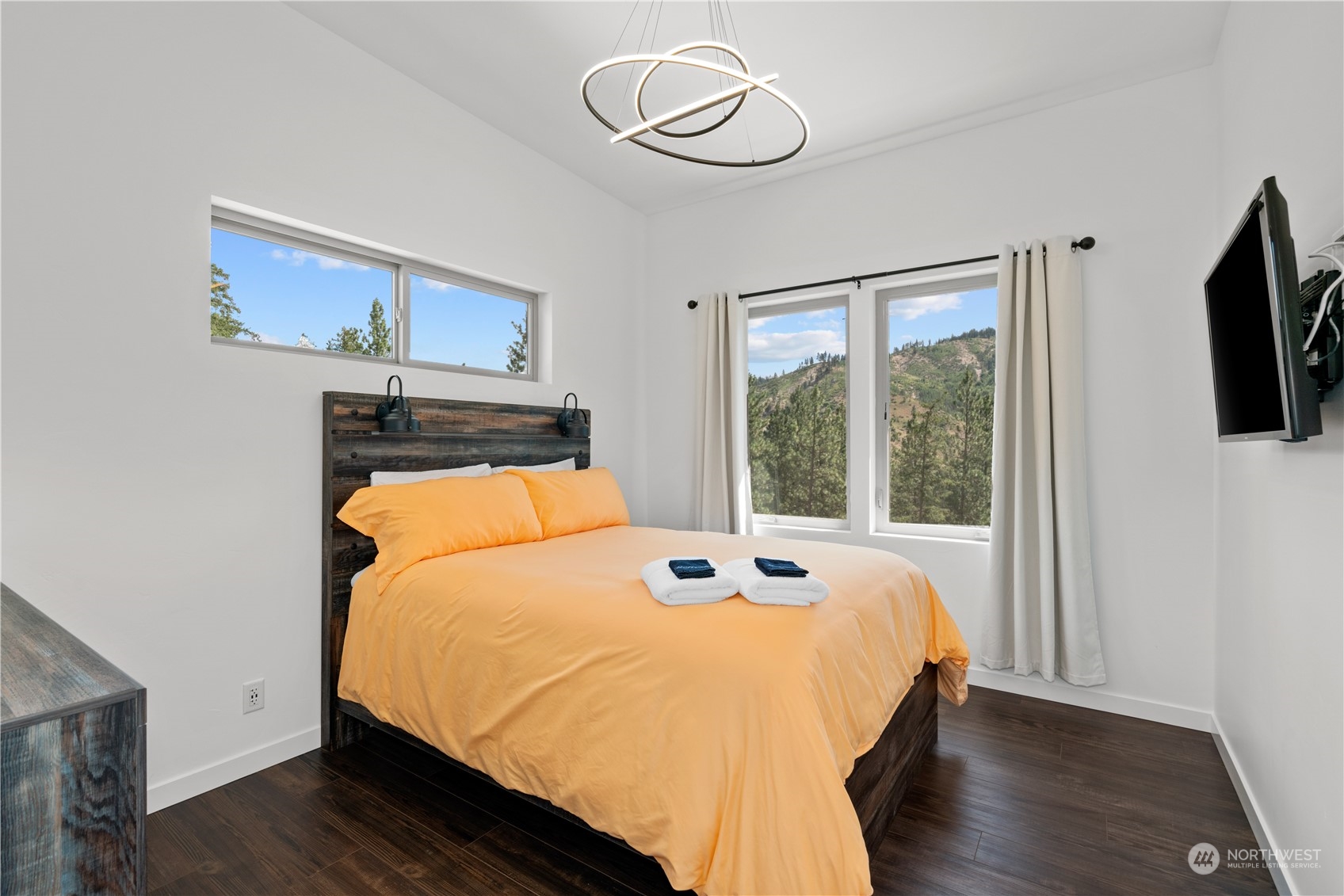 5674 Mountain Lane