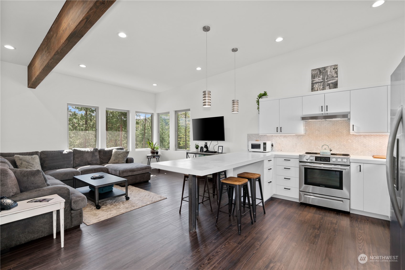 5674 Mountain Lane