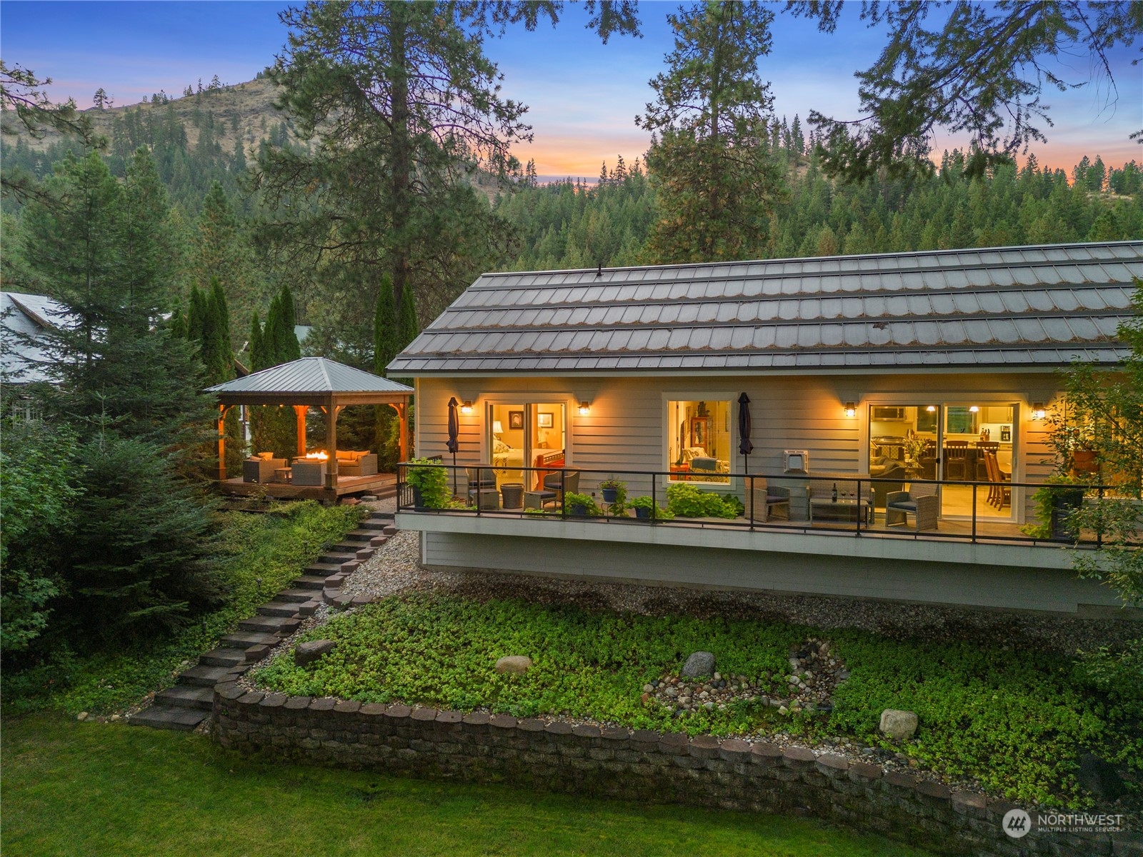 15885 River Road