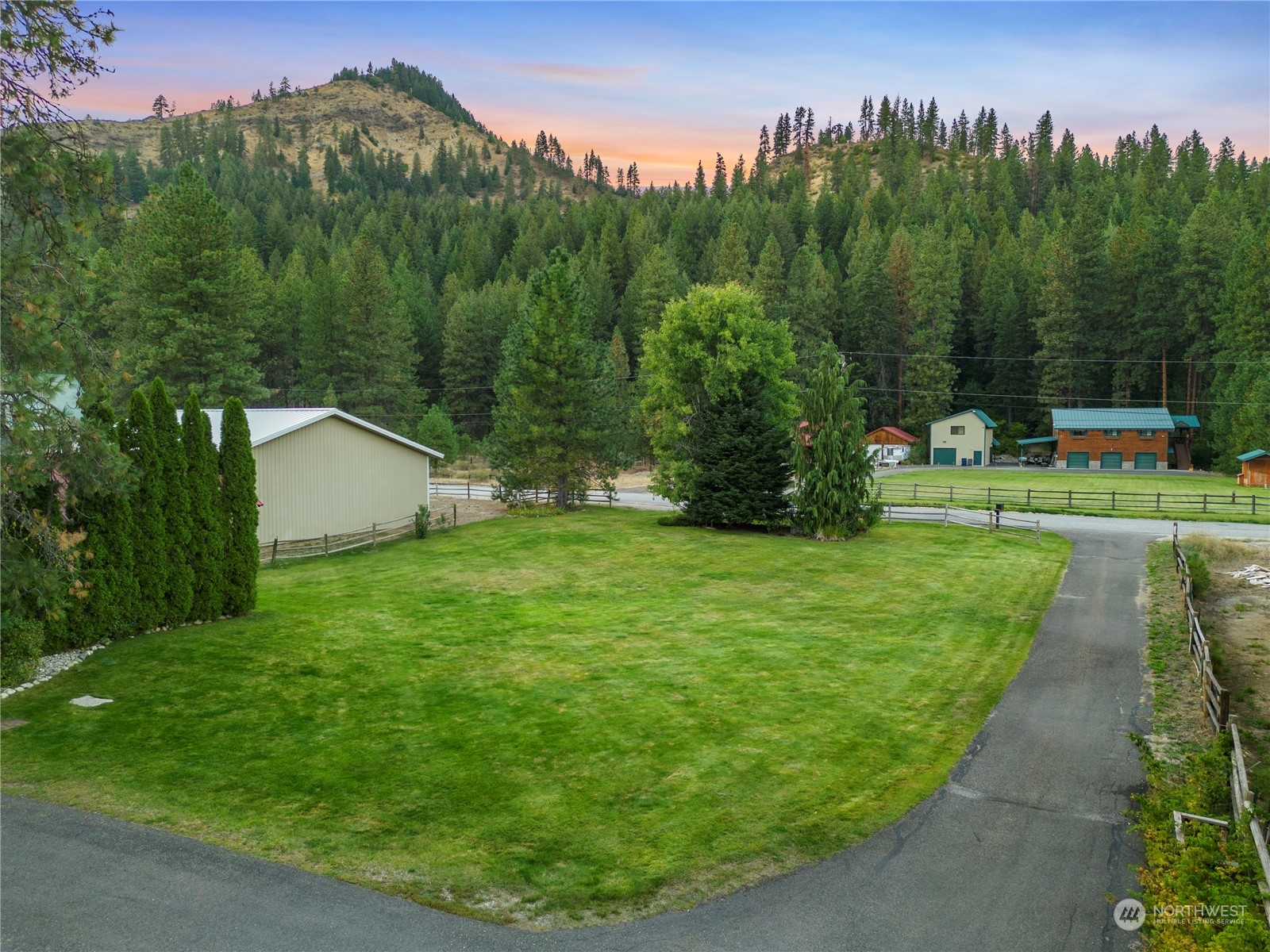 15885 River Road