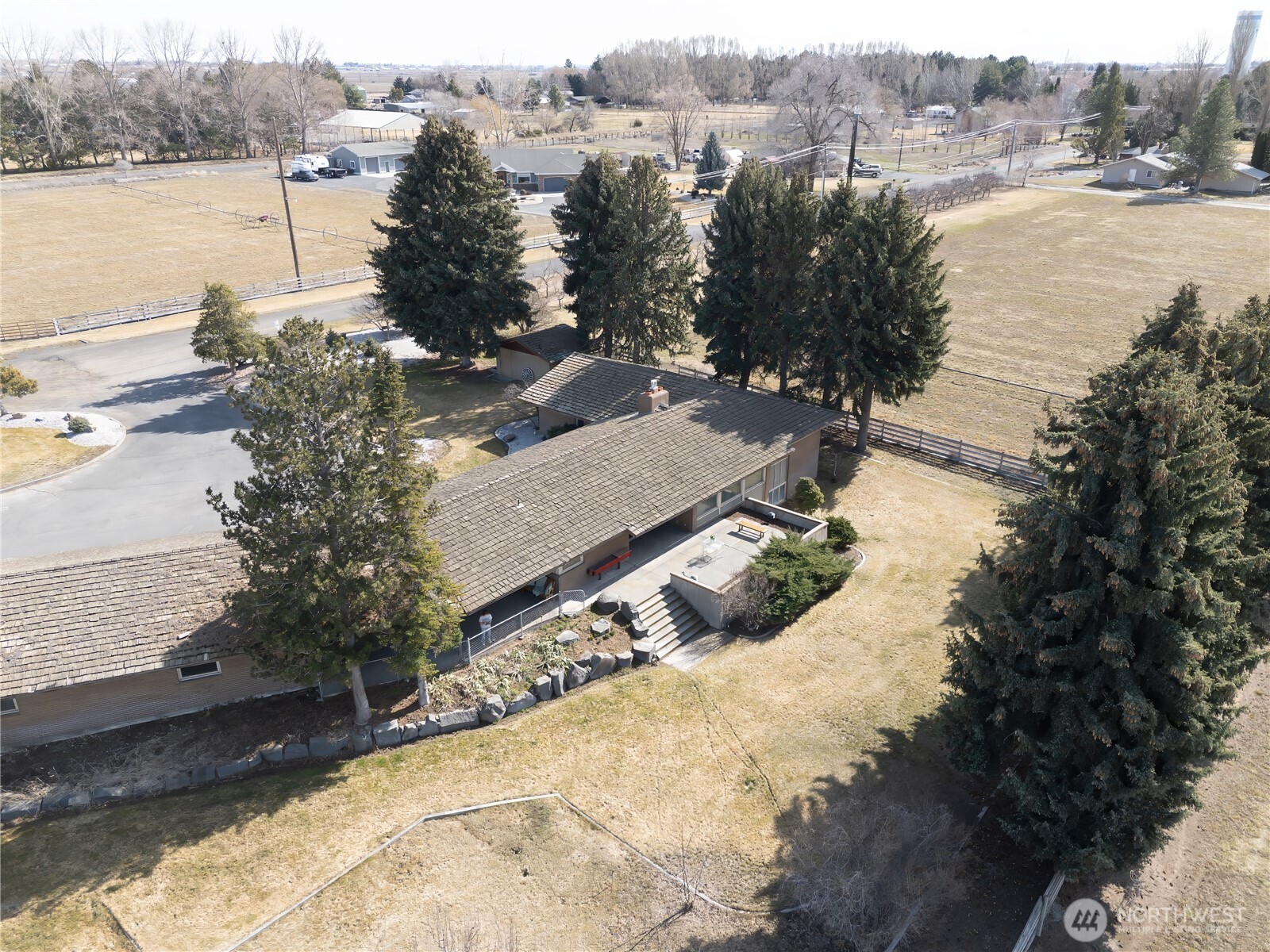 2400 NE Hamilton Road NE