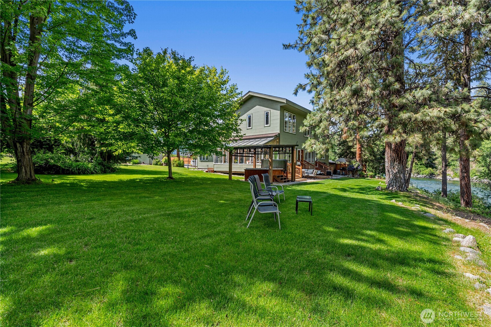9377 Lone Pine Orchards
