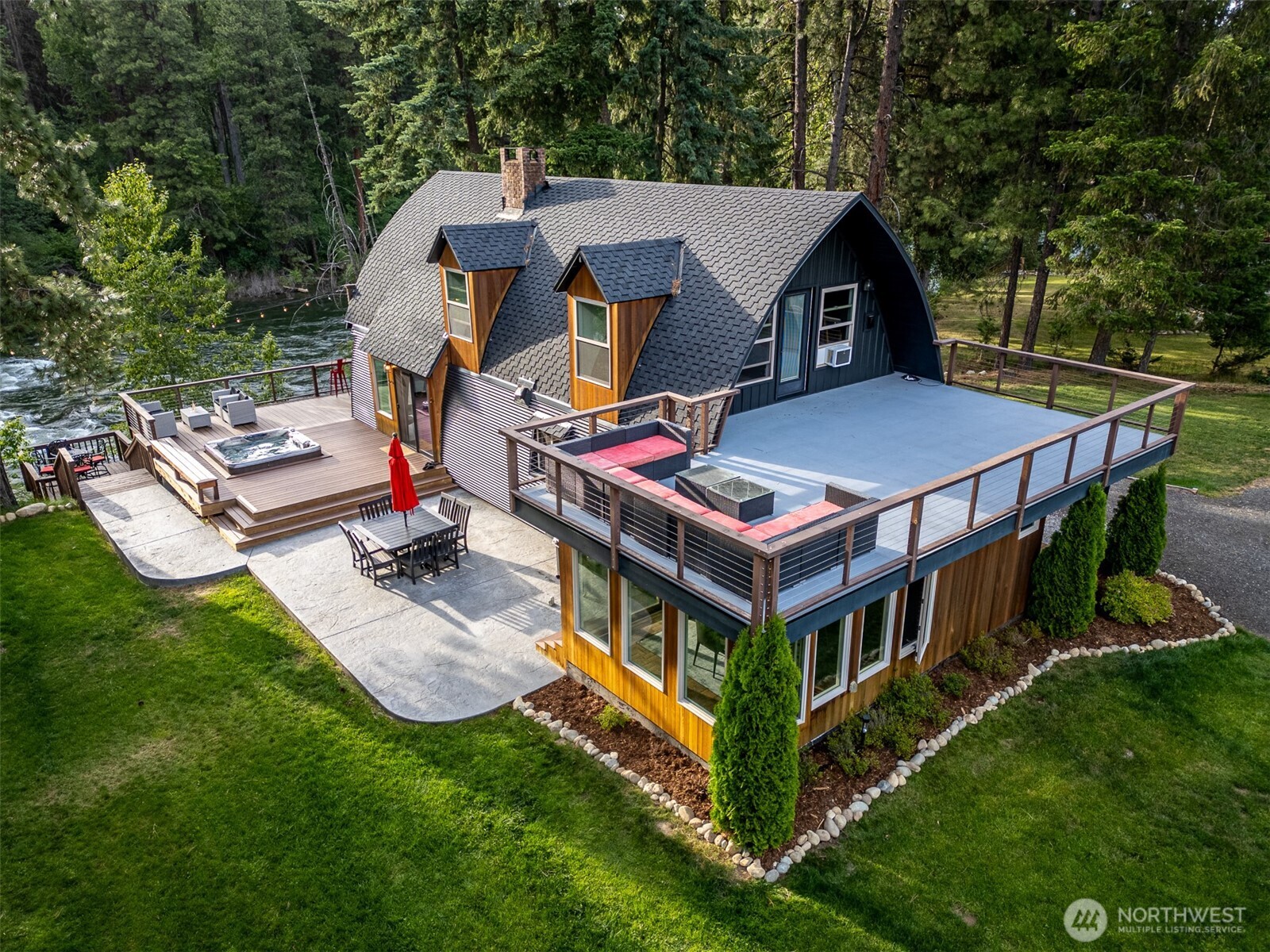 18832 Pine Loop