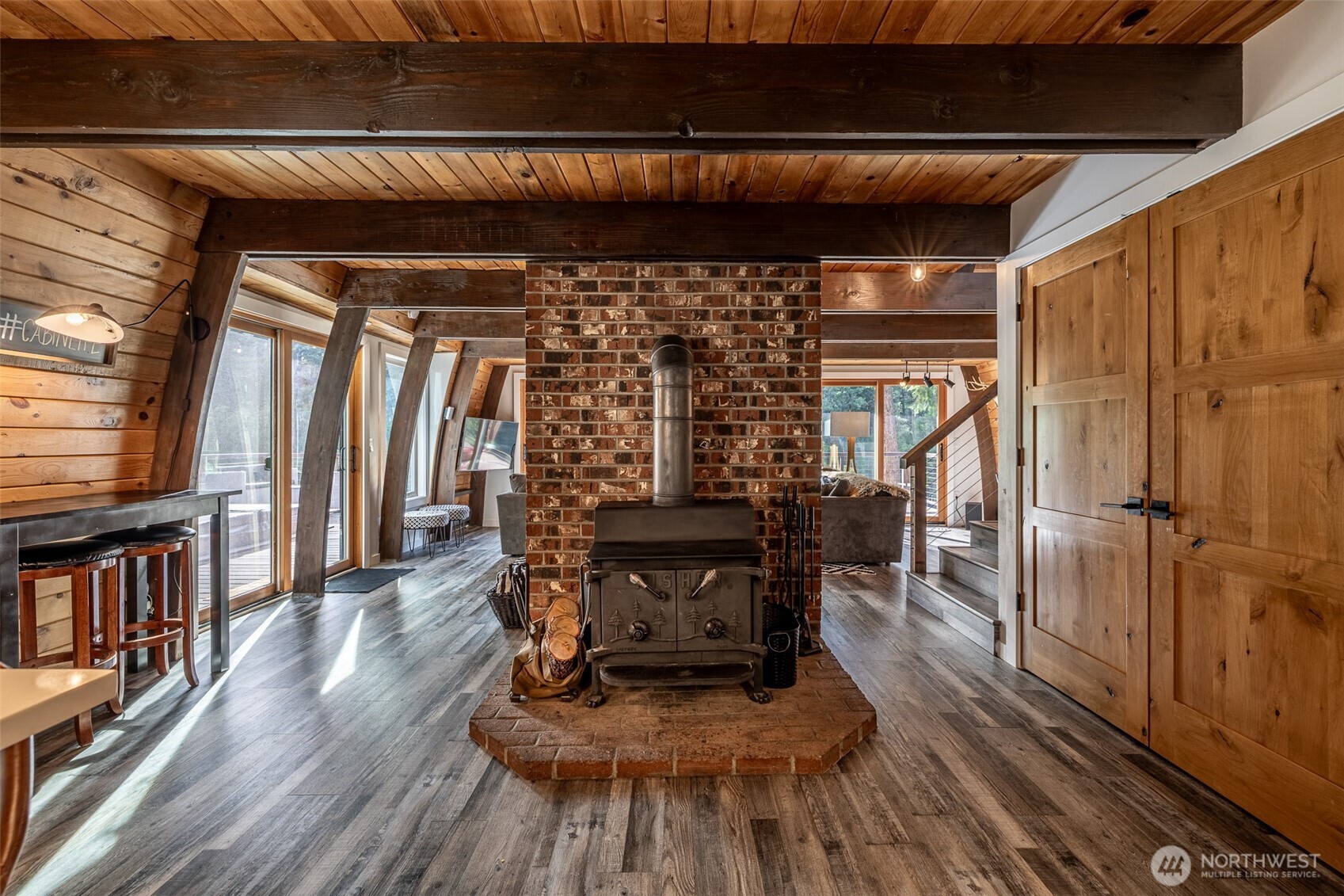 18832 Pine Loop