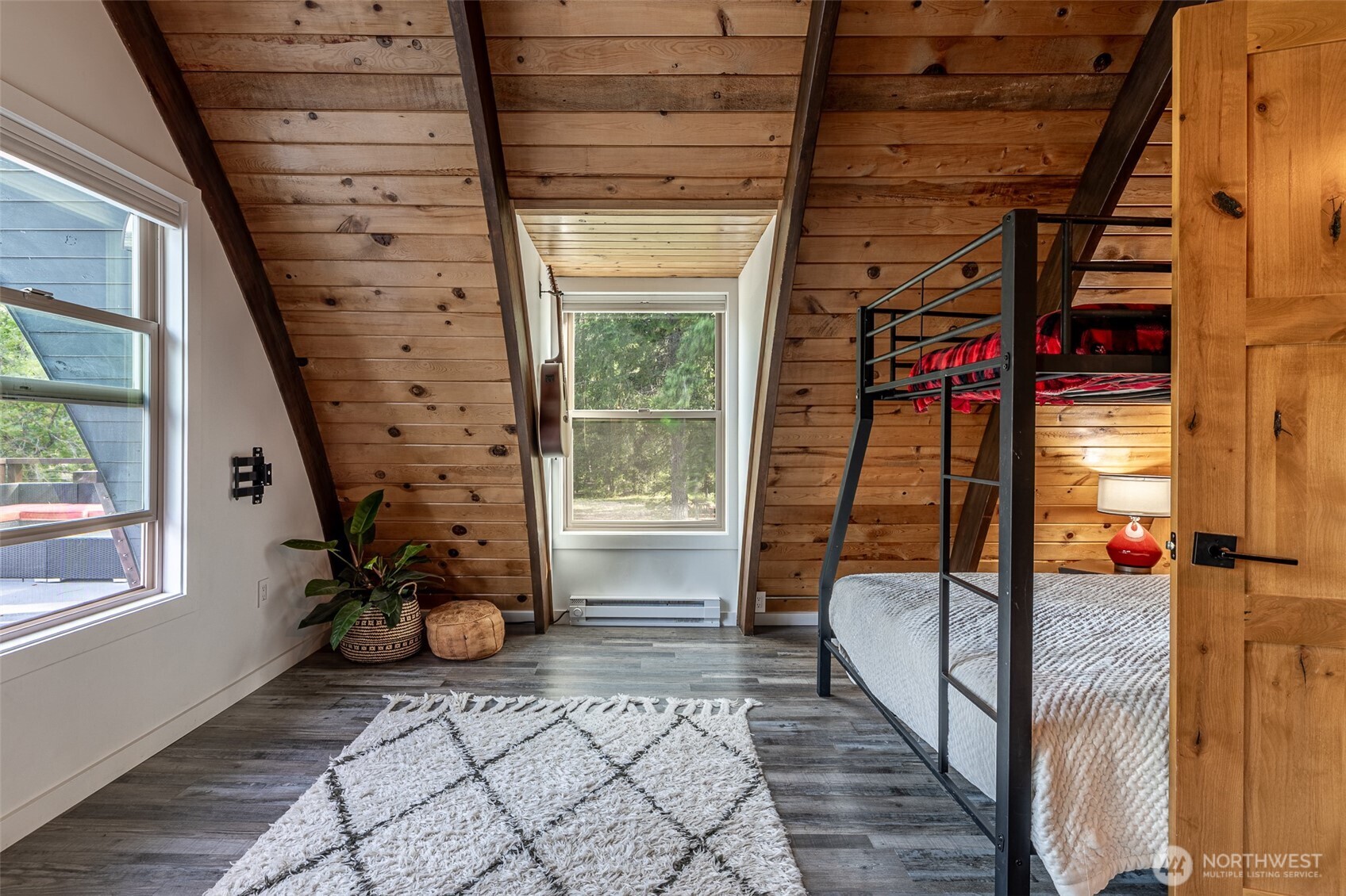 18832 Pine Loop