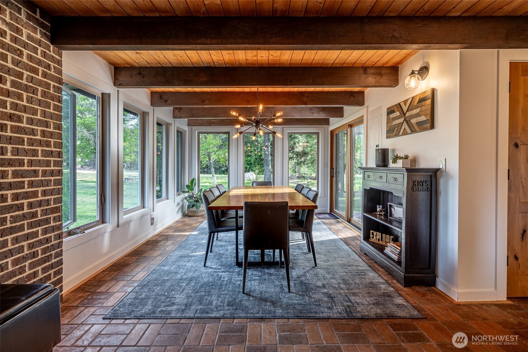 18832 Pine Loop