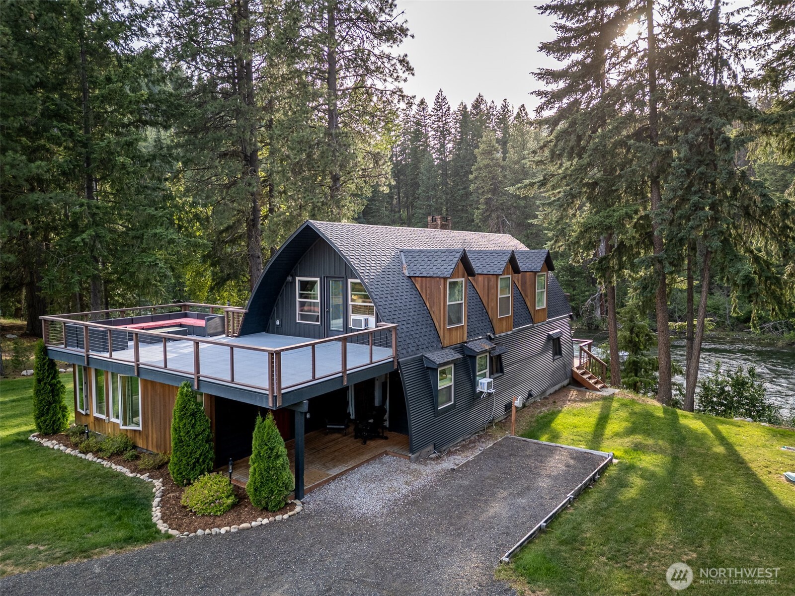 18832 Pine Loop
