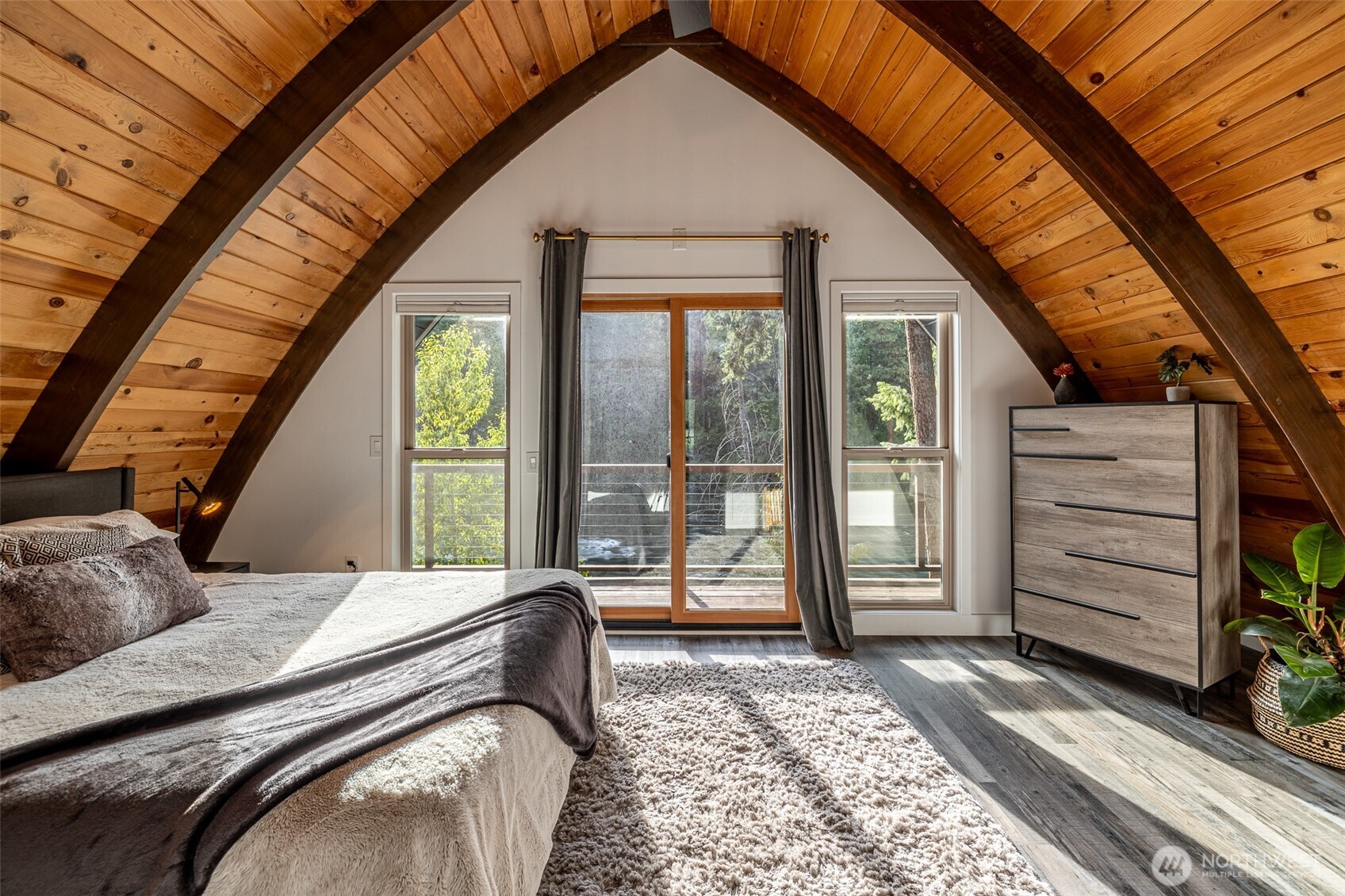 18832 Pine Loop
