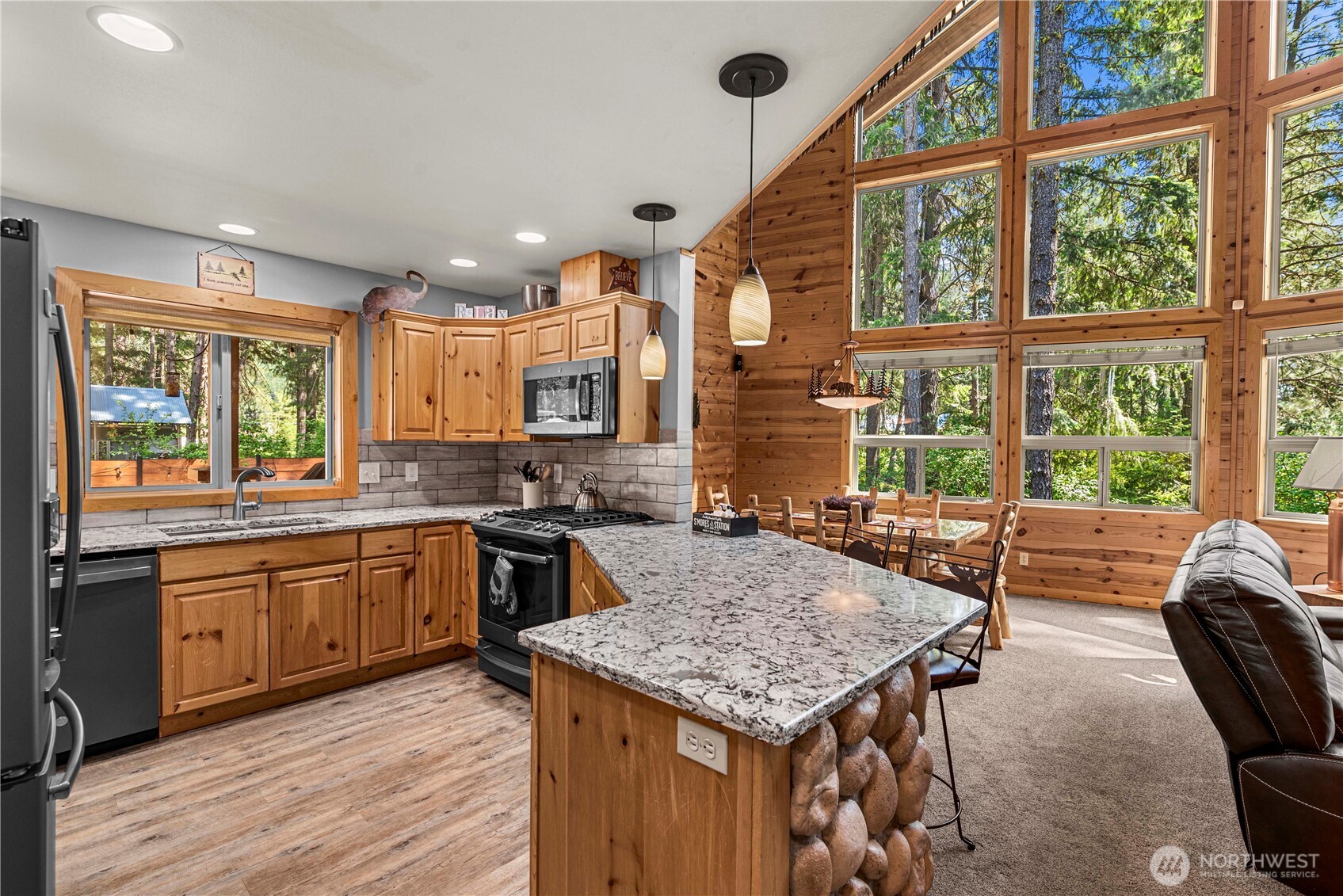 18880 Pine Loop