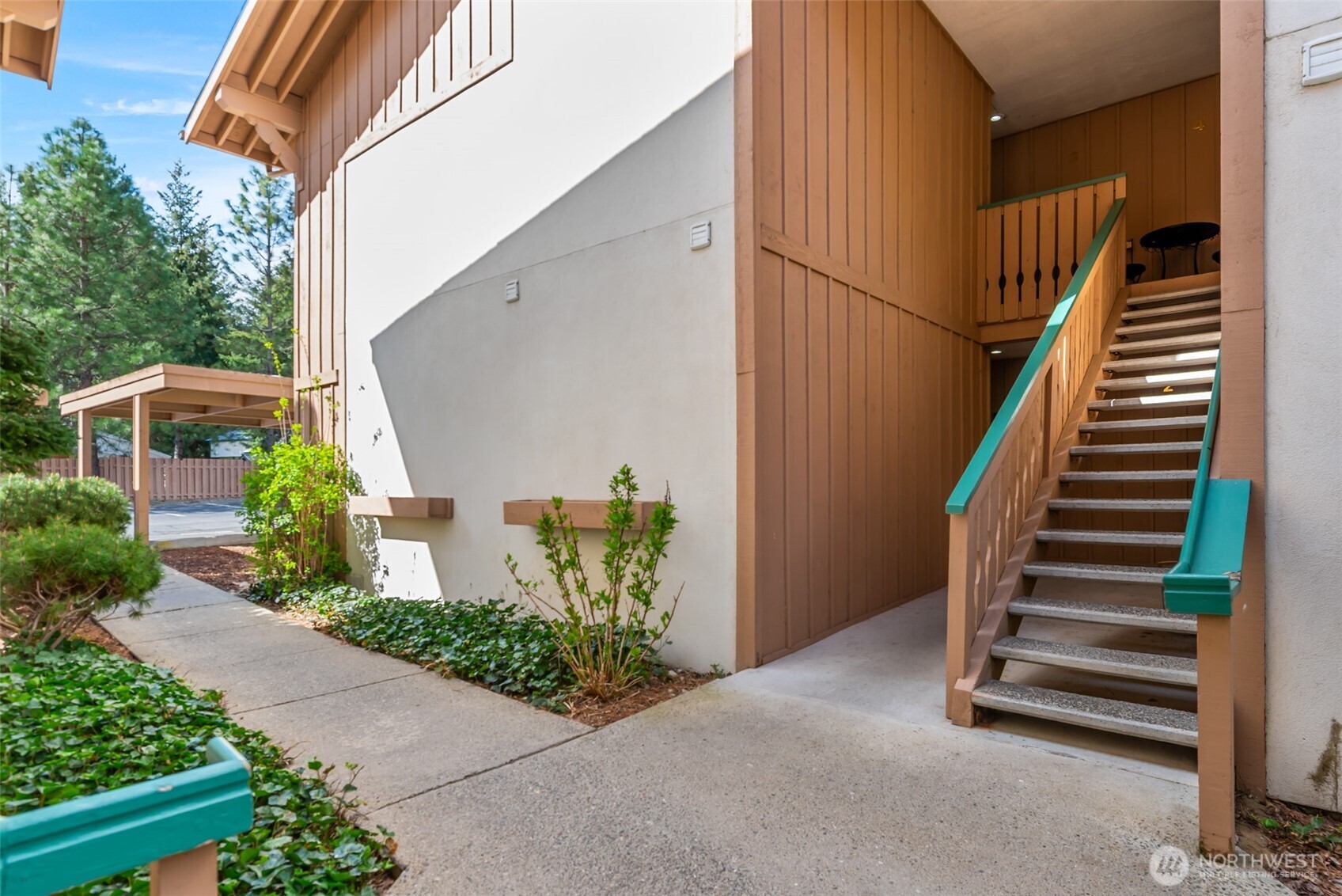 480 Alpine Place