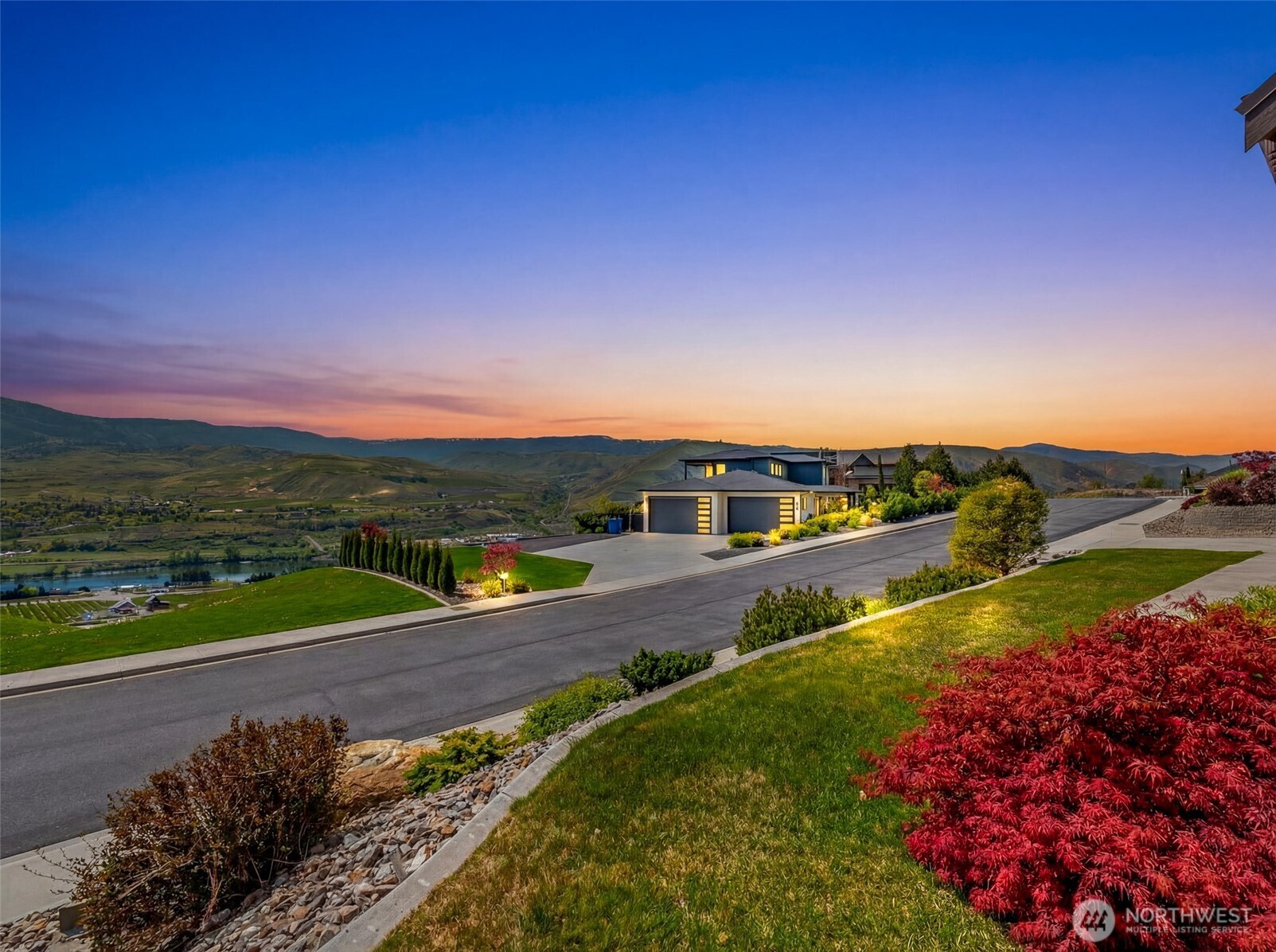 2741 SE Falcon View Drive