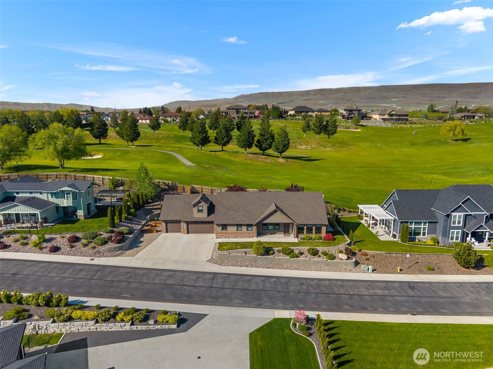 2741 SE Falcon View Drive