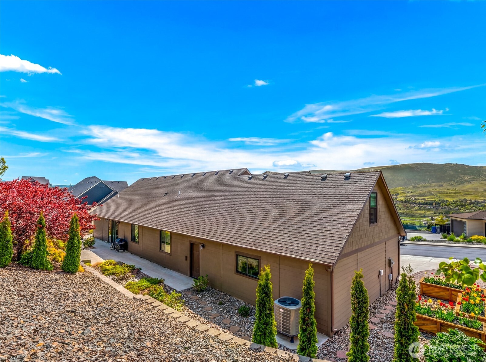 2741 SE Falcon View Drive