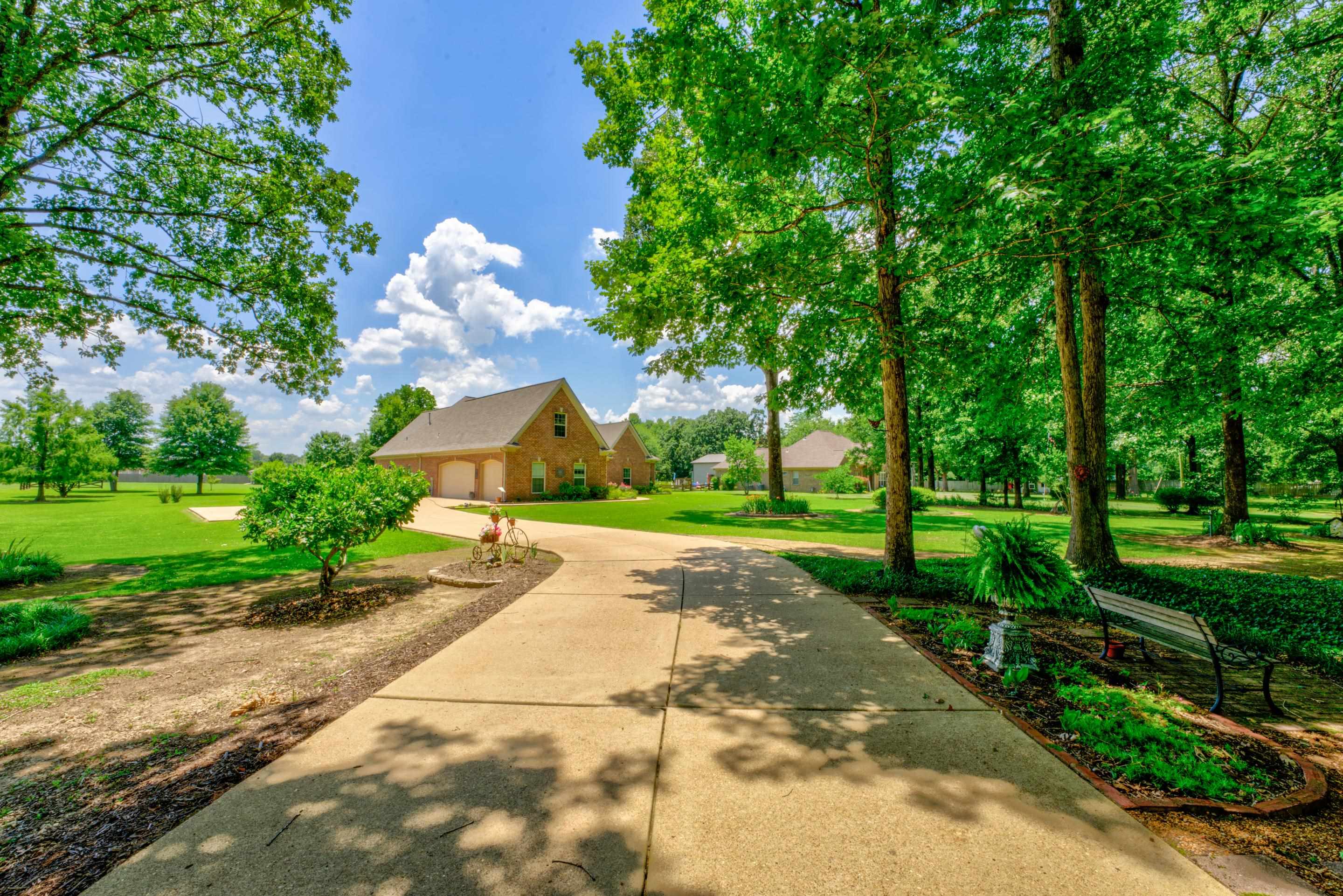 290 SELLERS DR