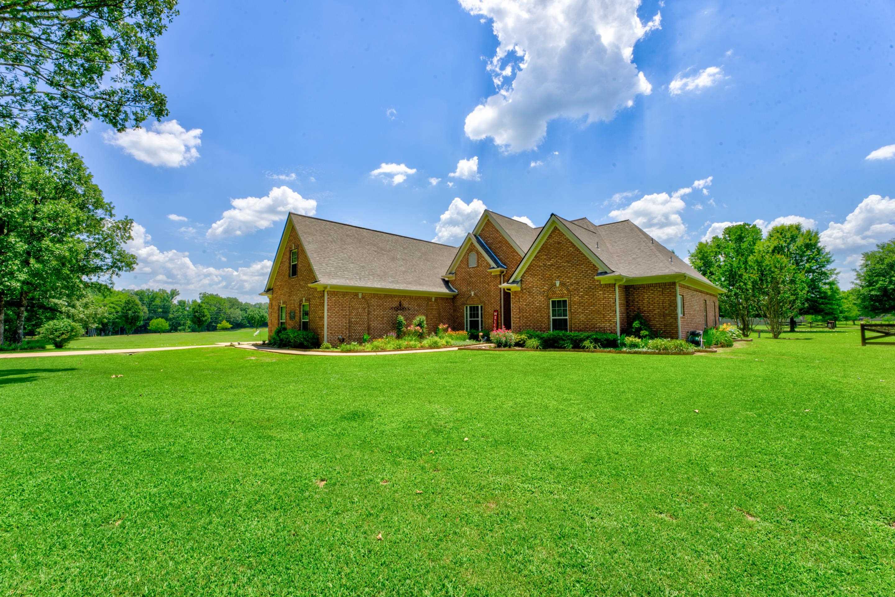 290 SELLERS DR