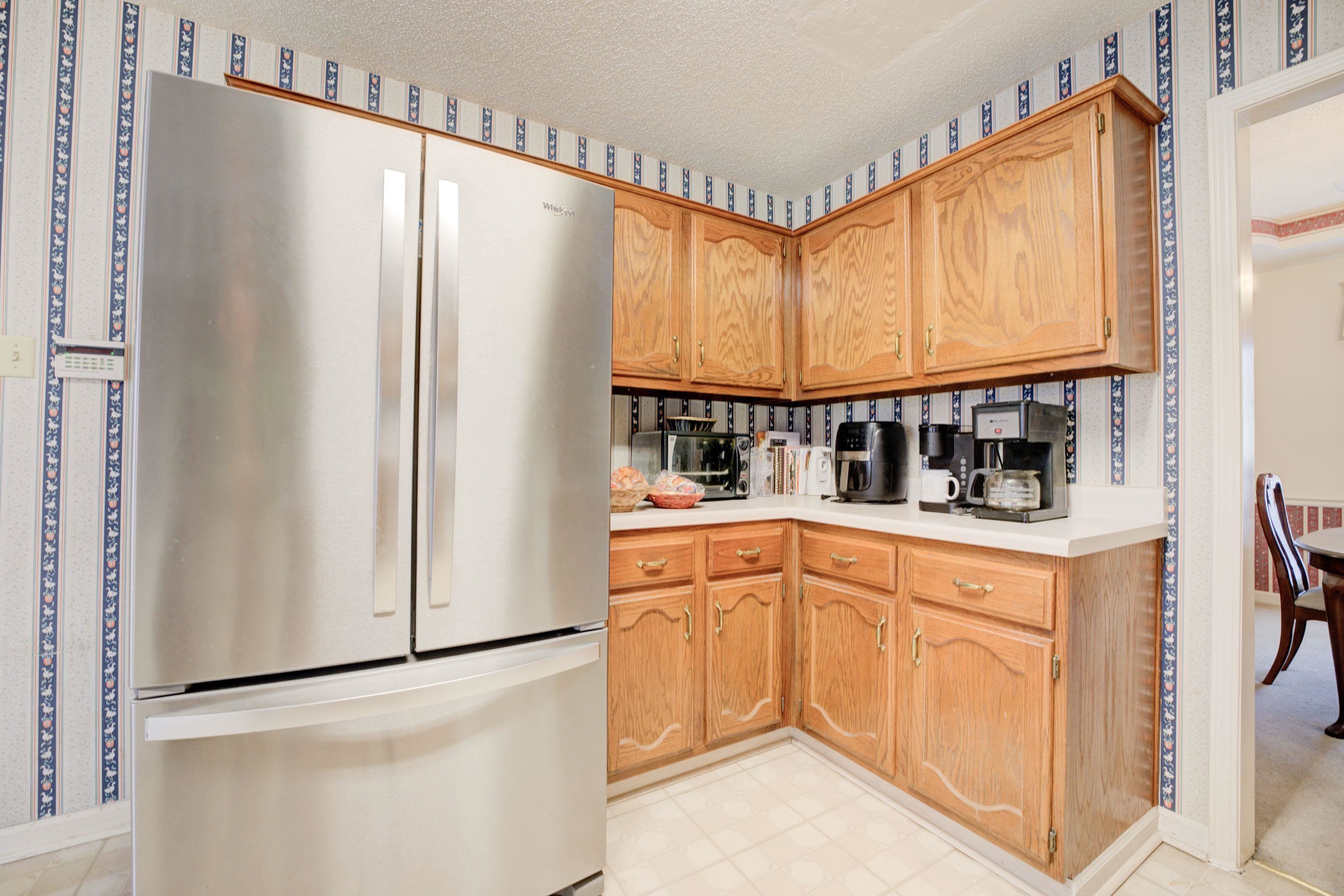 60 LYNDSEY DR