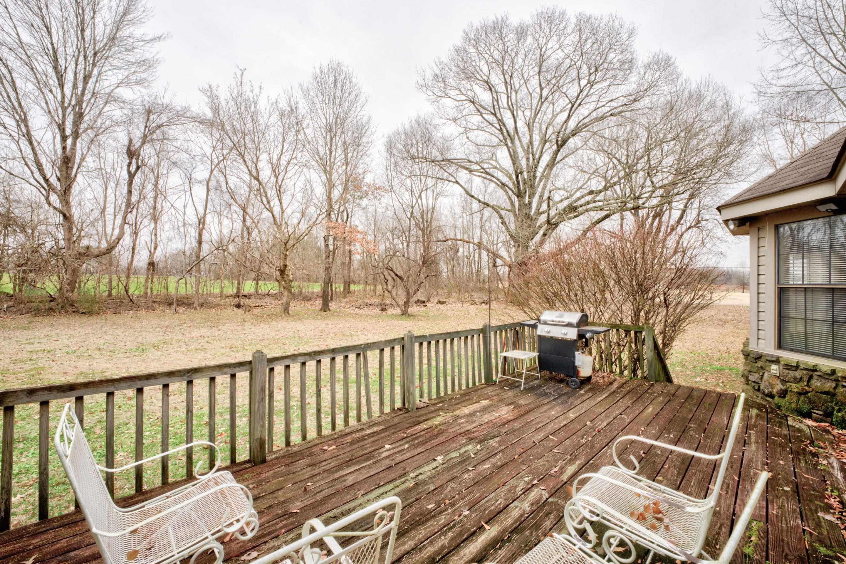 60 LYNDSEY DR