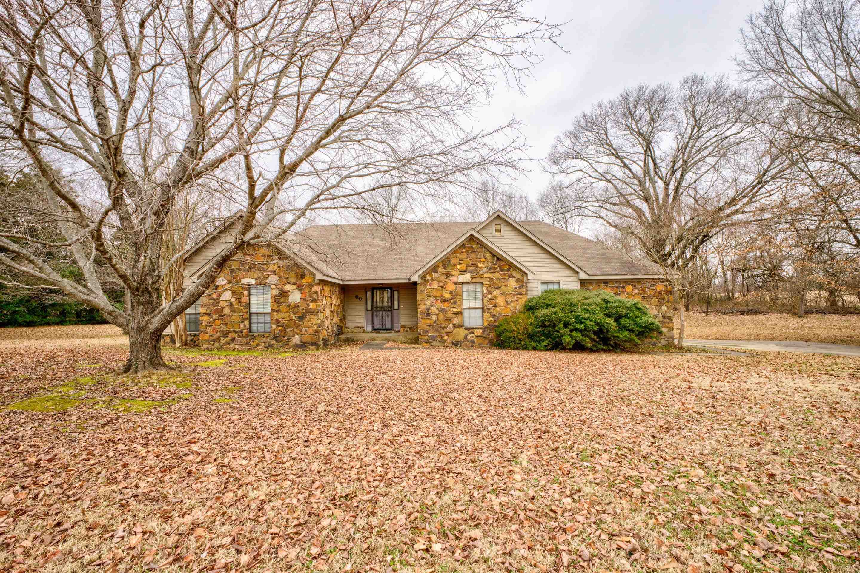 60 LYNDSEY DR