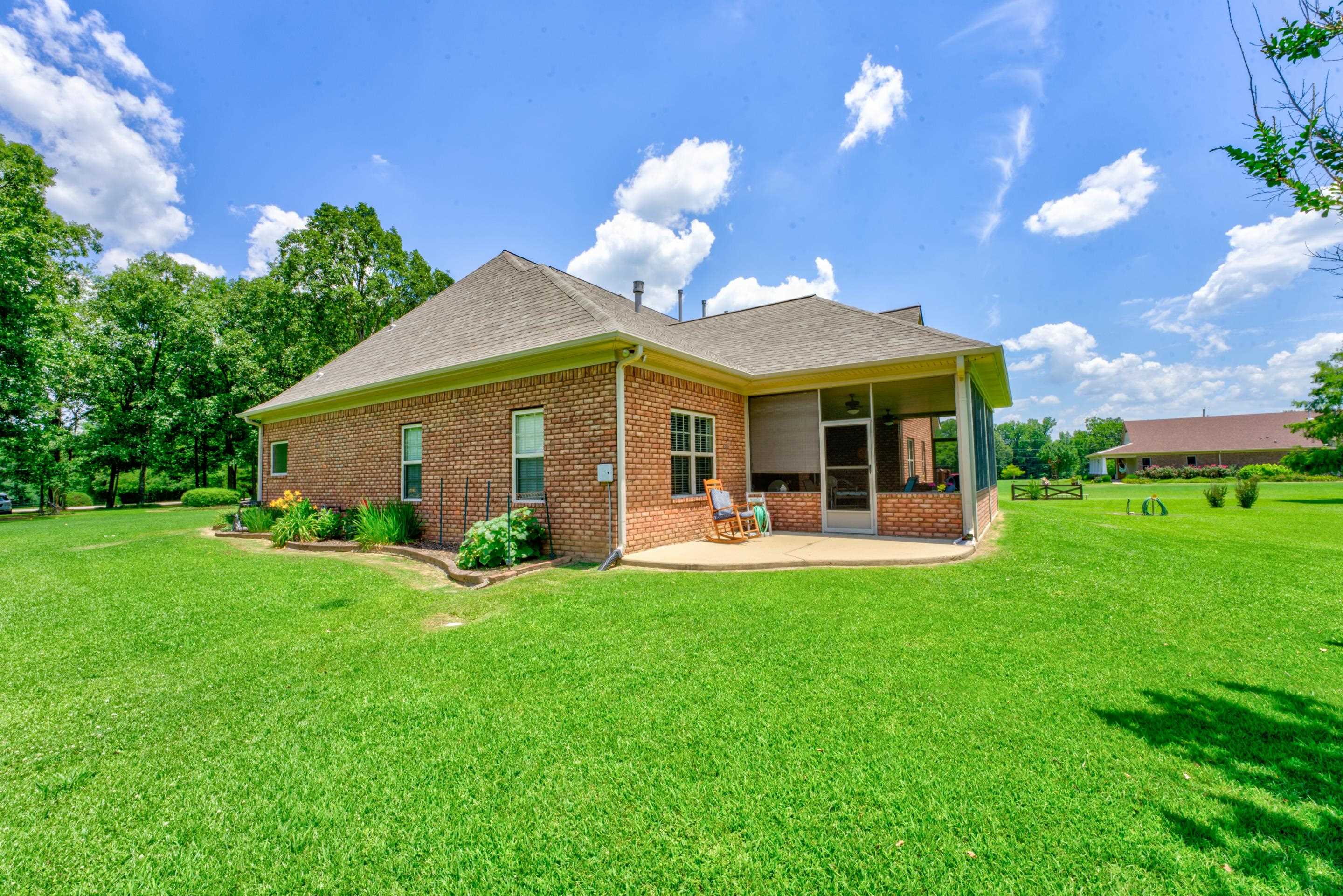 290 SELLERS DR