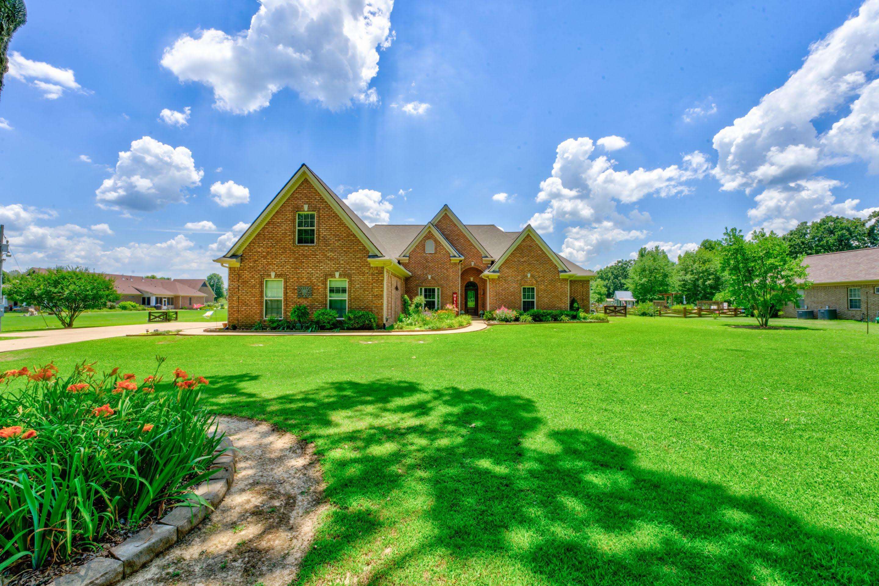 290 SELLERS DR