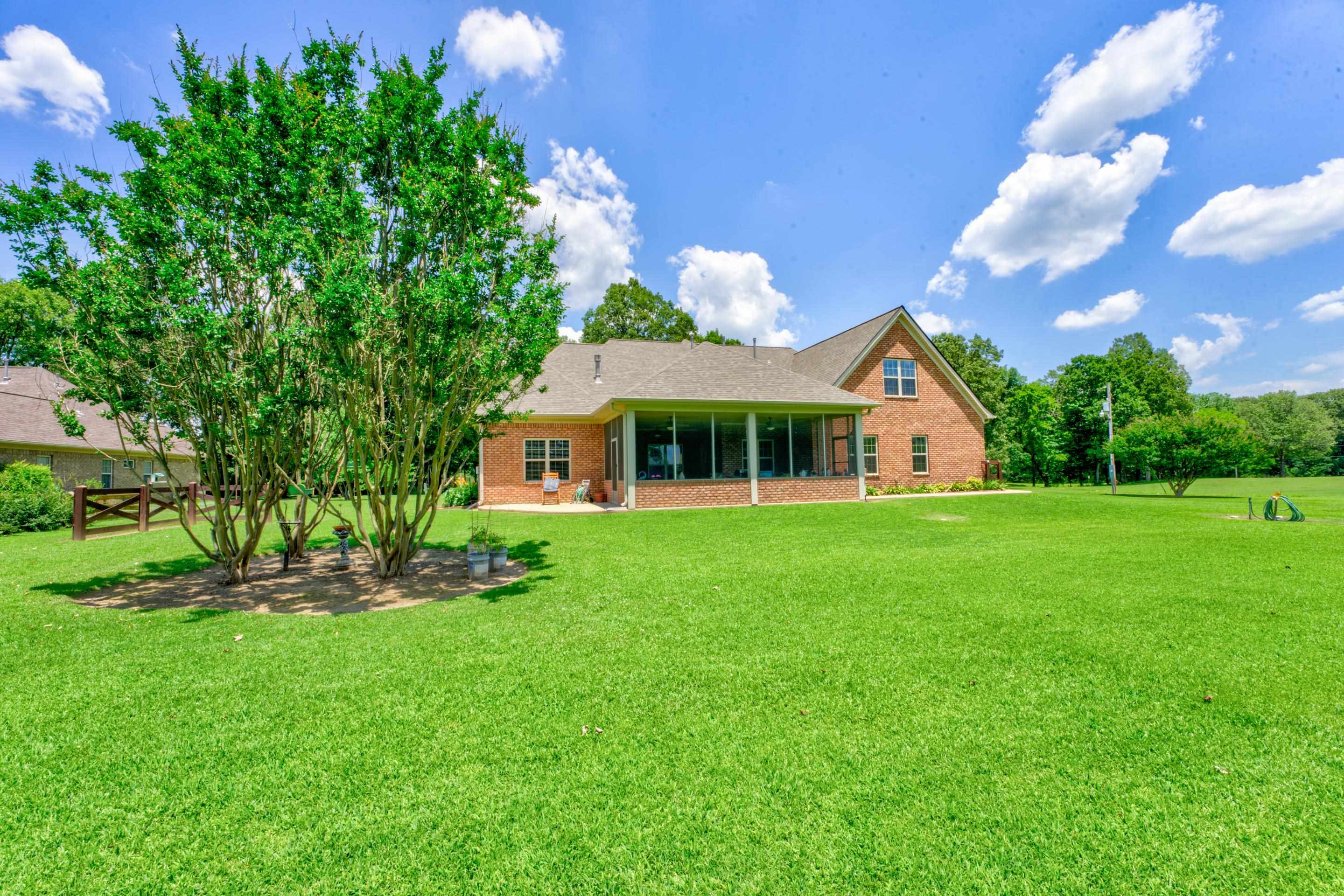 290 SELLERS DR