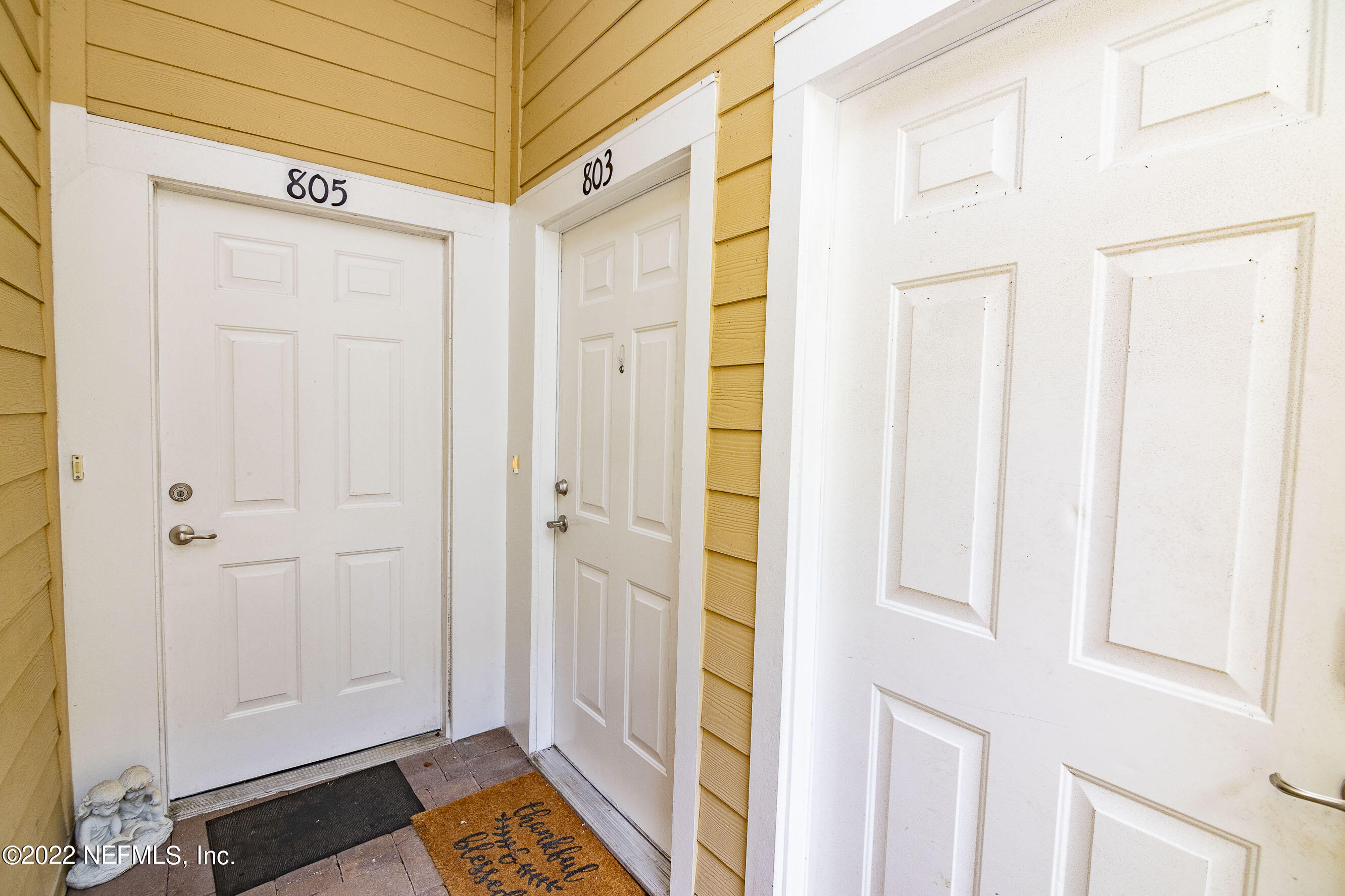803 GOLDEN LAKE Loop