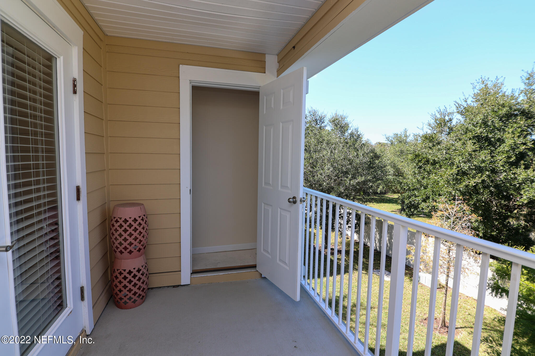 803 GOLDEN LAKE Loop