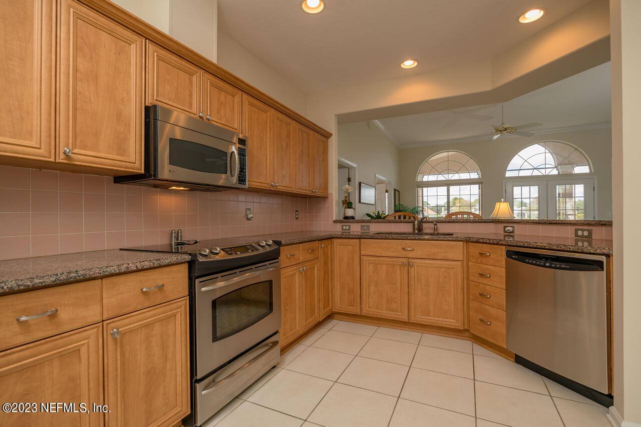 505 LAKEWAY Drive
