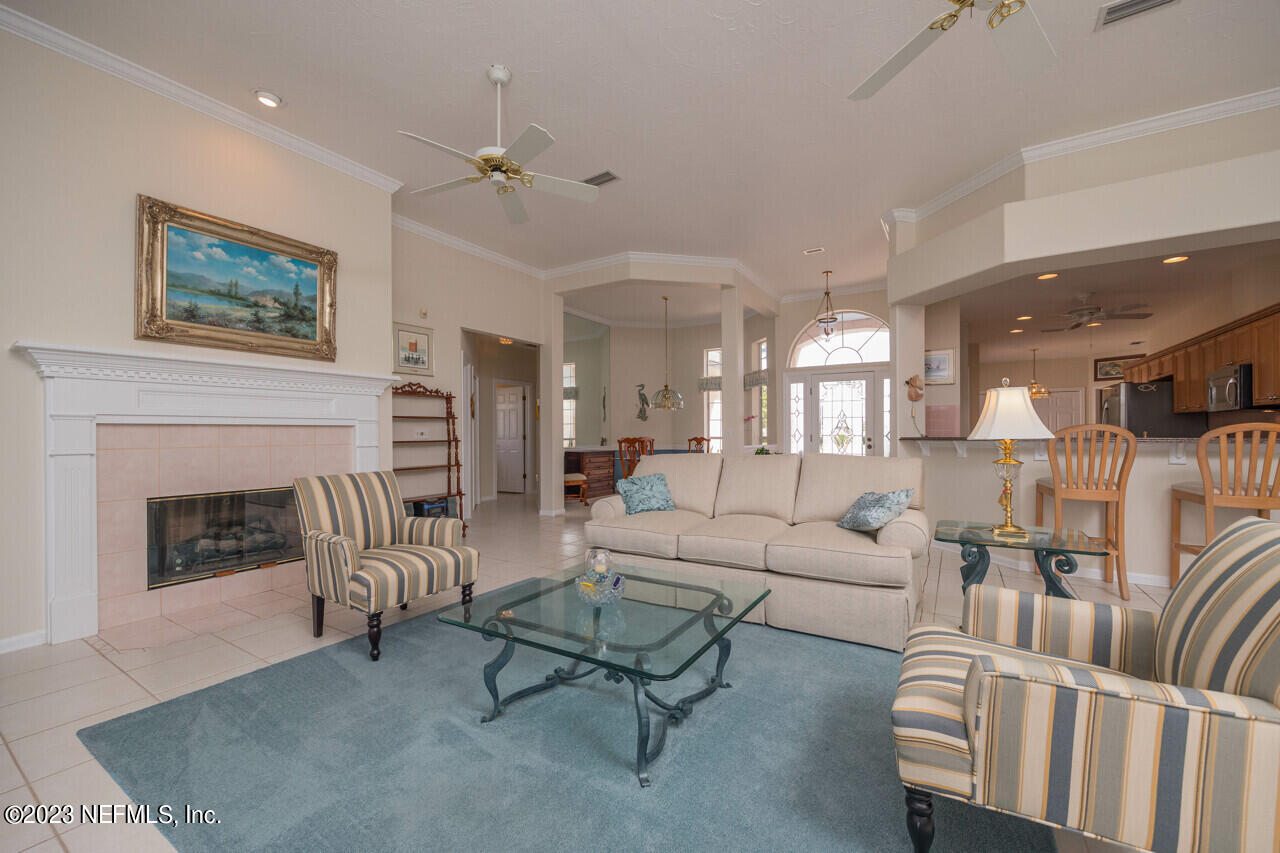 505 LAKEWAY Drive