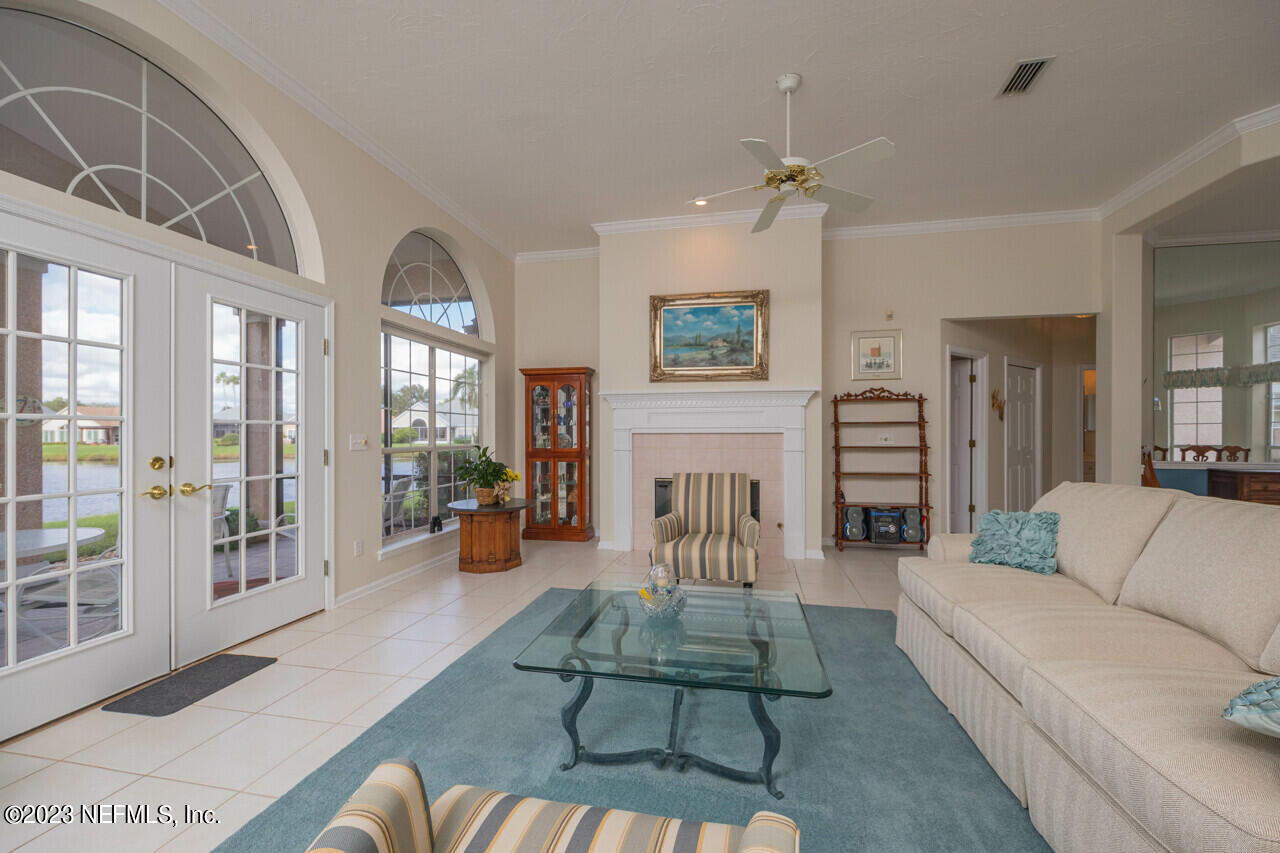 505 LAKEWAY Drive