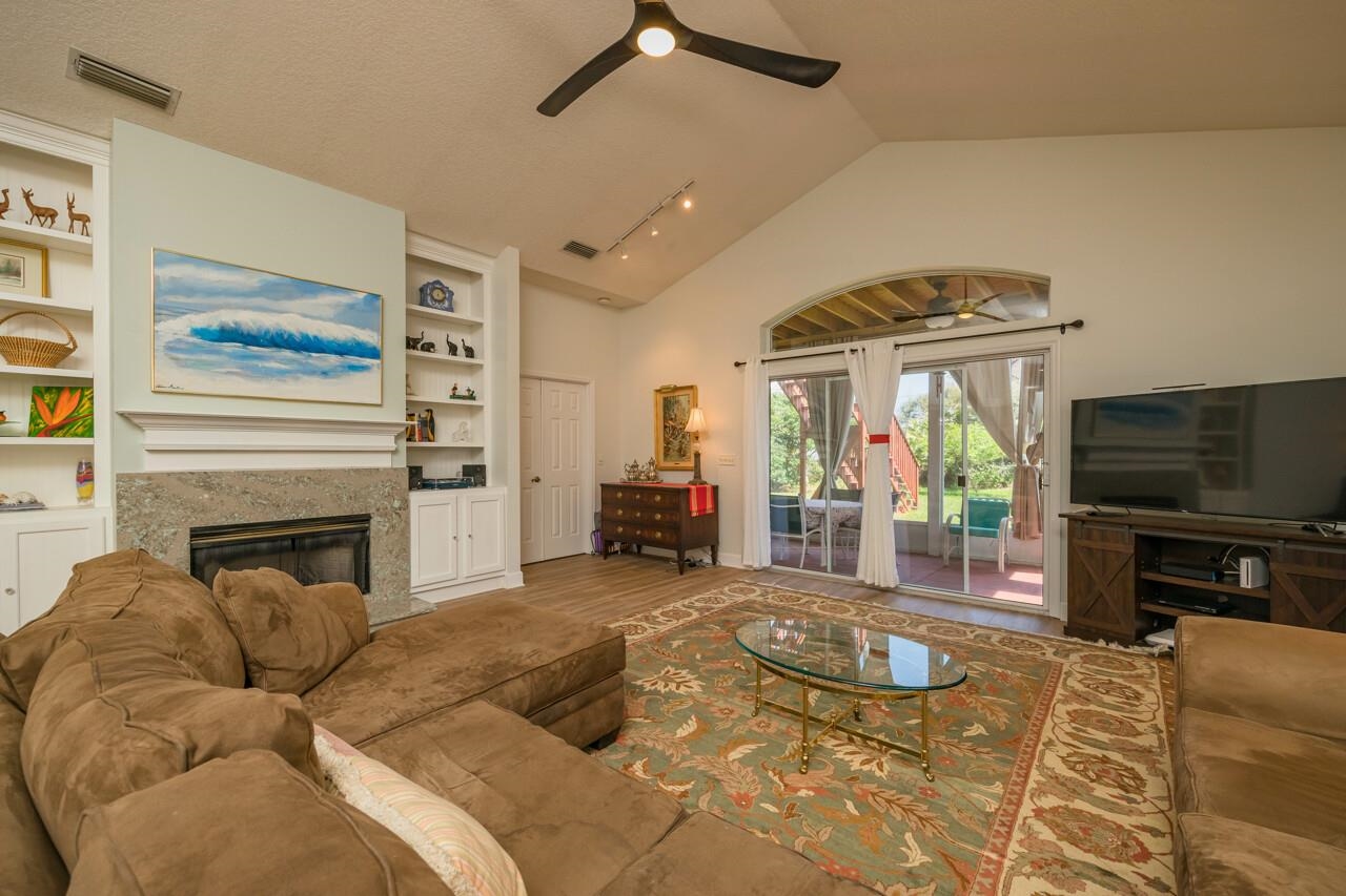 636 Sand Isles Circle