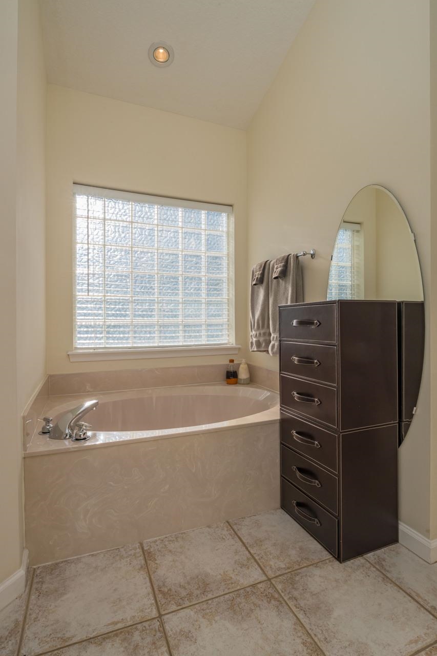 805 Doral Ct